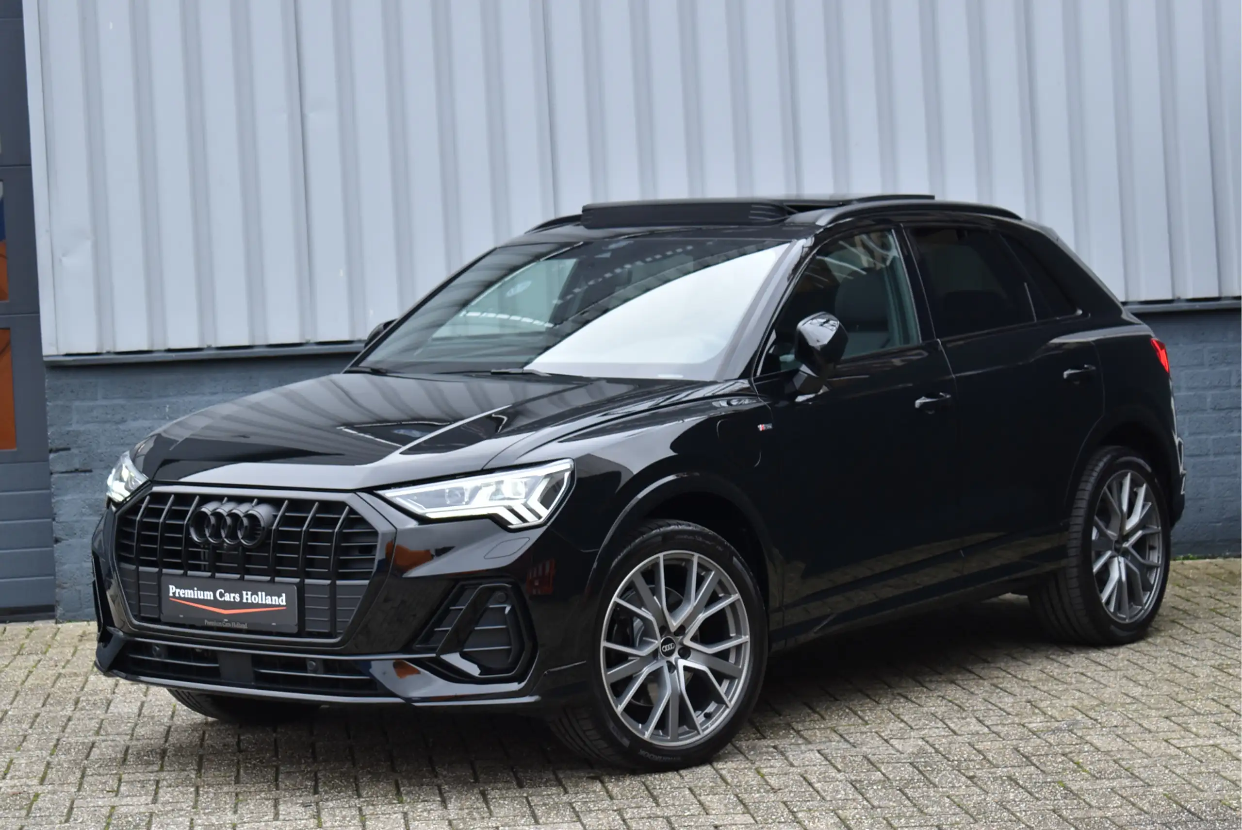 Audi - Q3