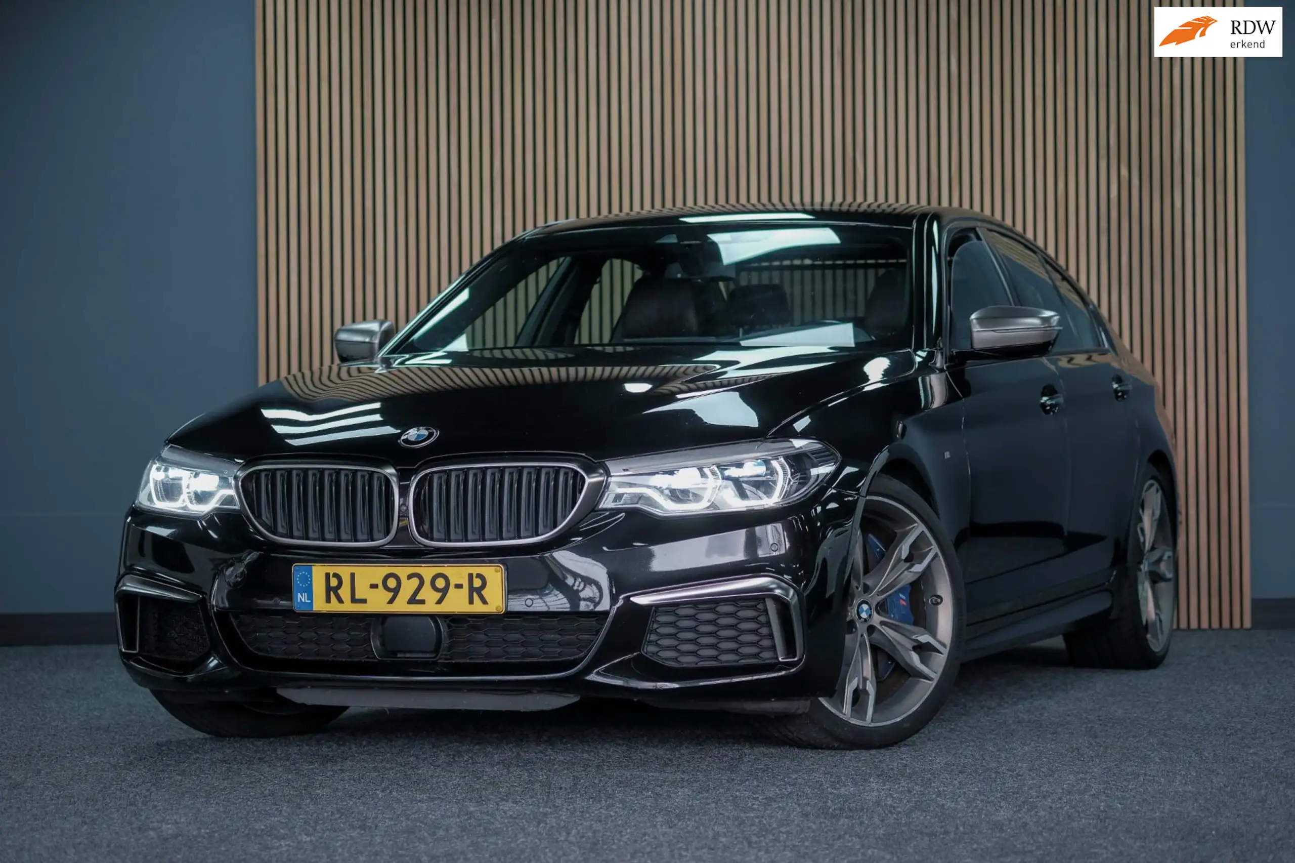 BMW - M550