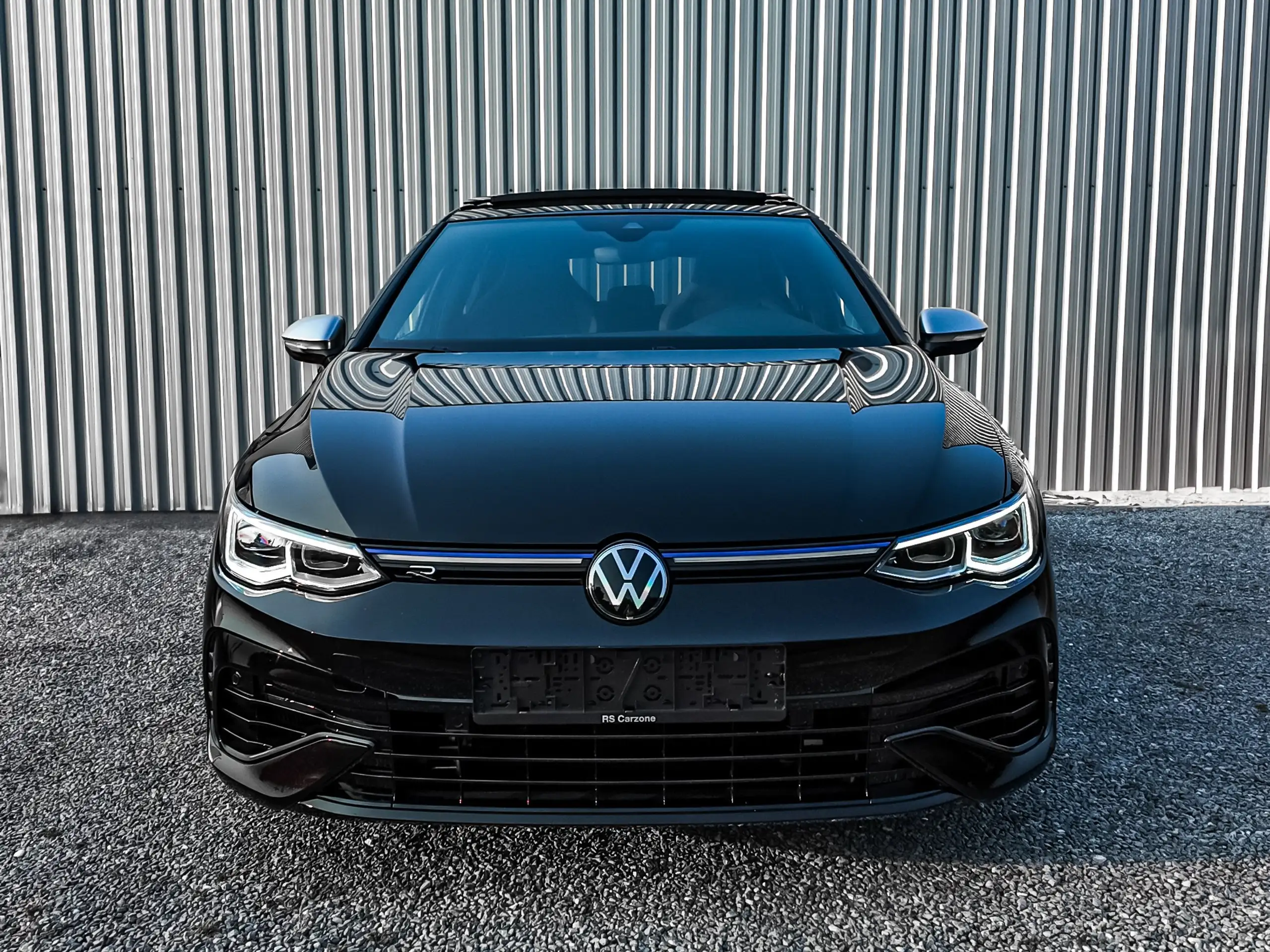 Volkswagen - Golf R