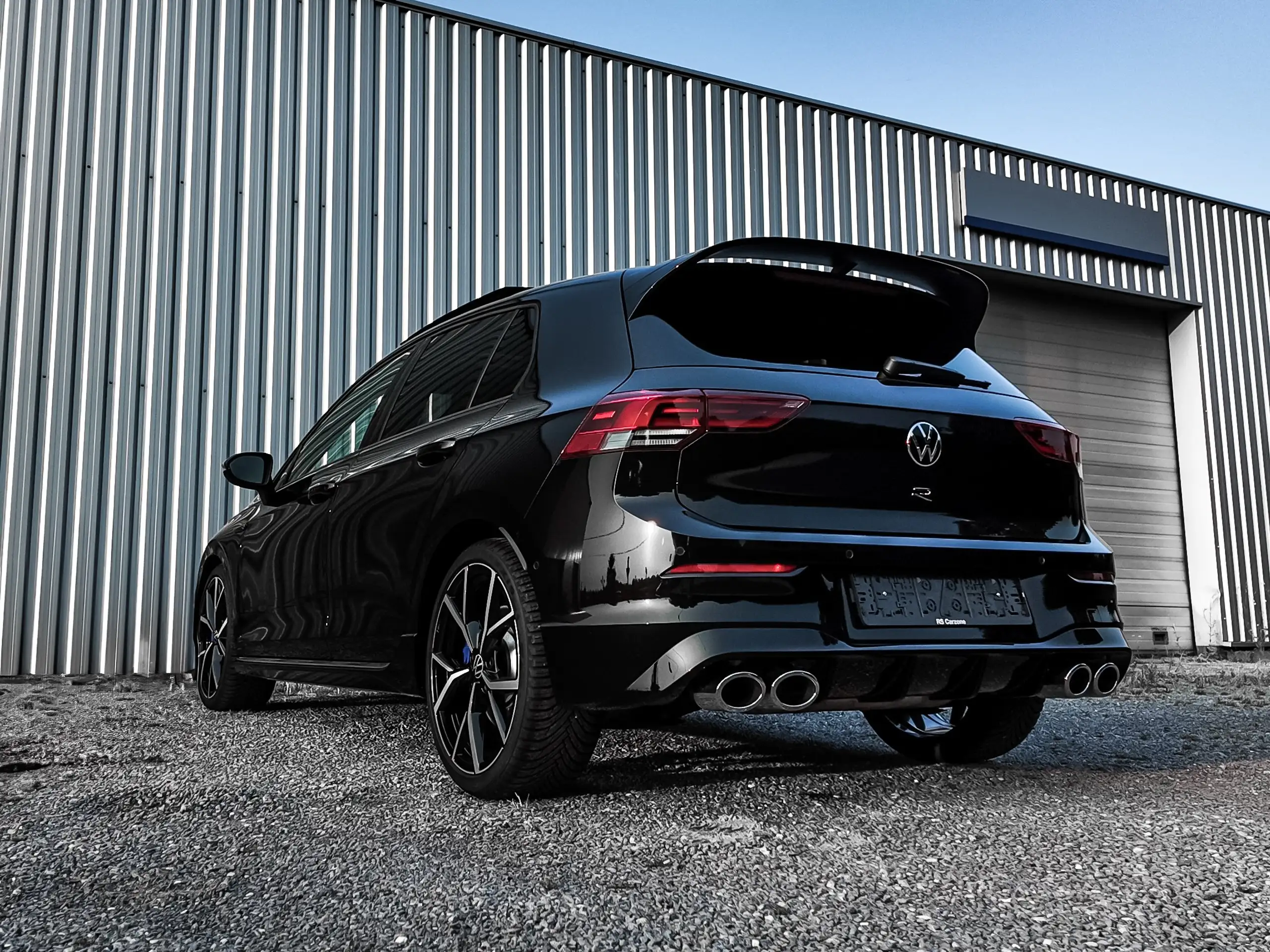 Volkswagen - Golf R