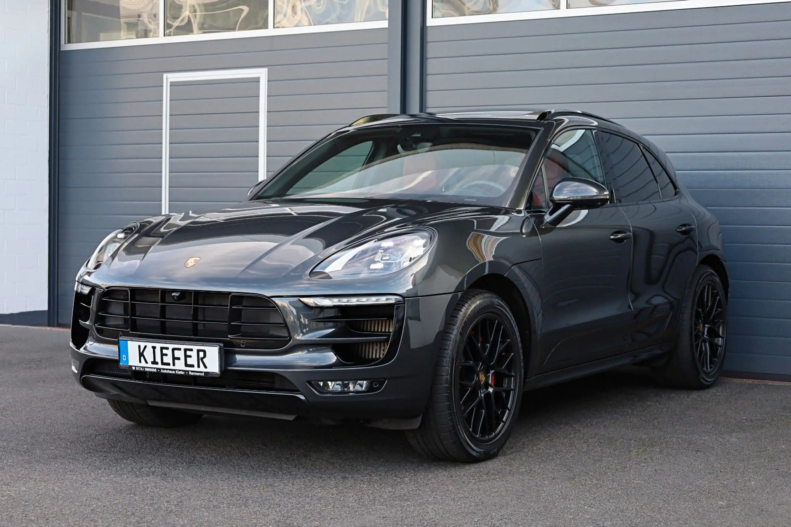 Porsche - Macan