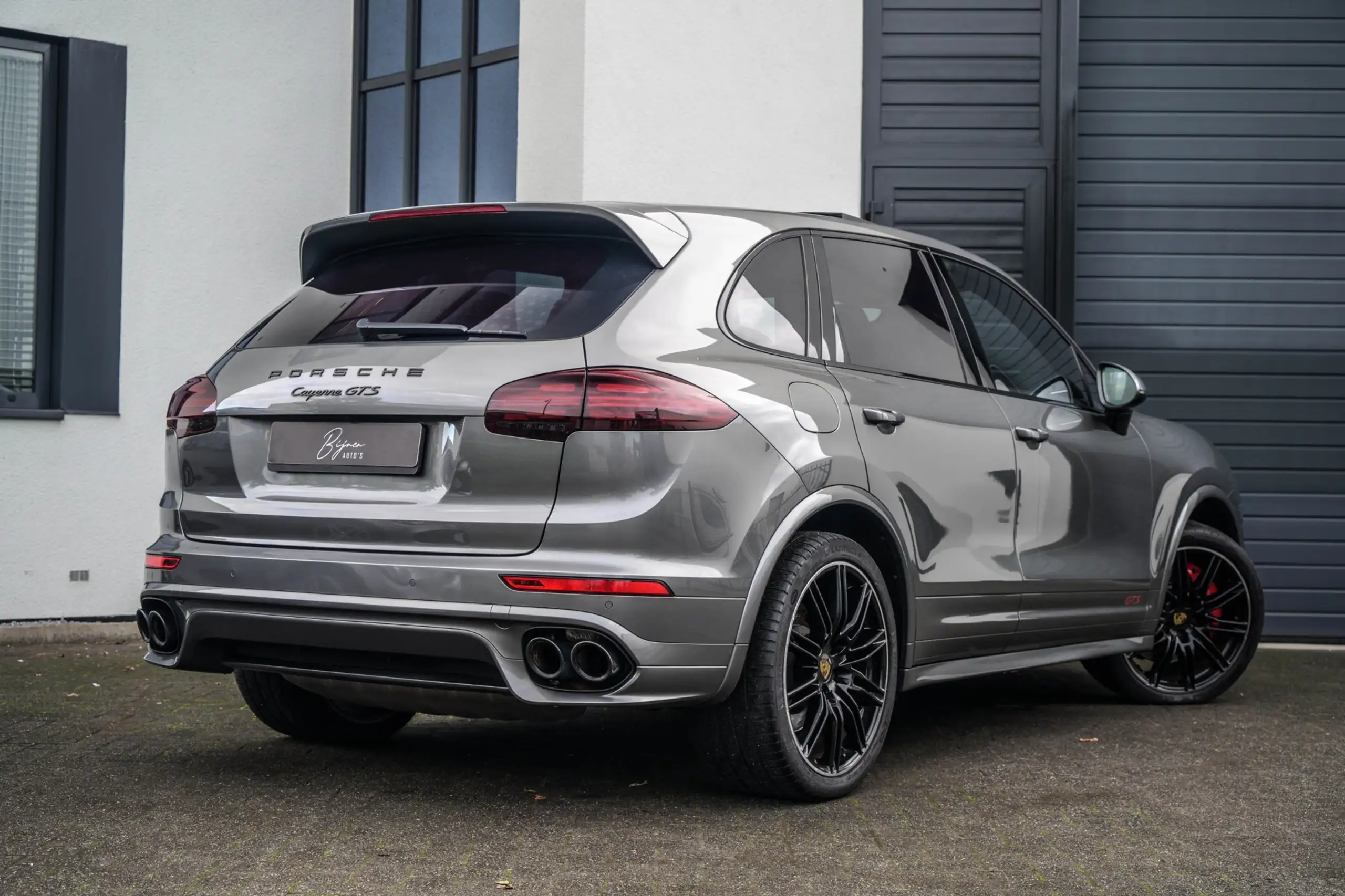 Porsche - Cayenne