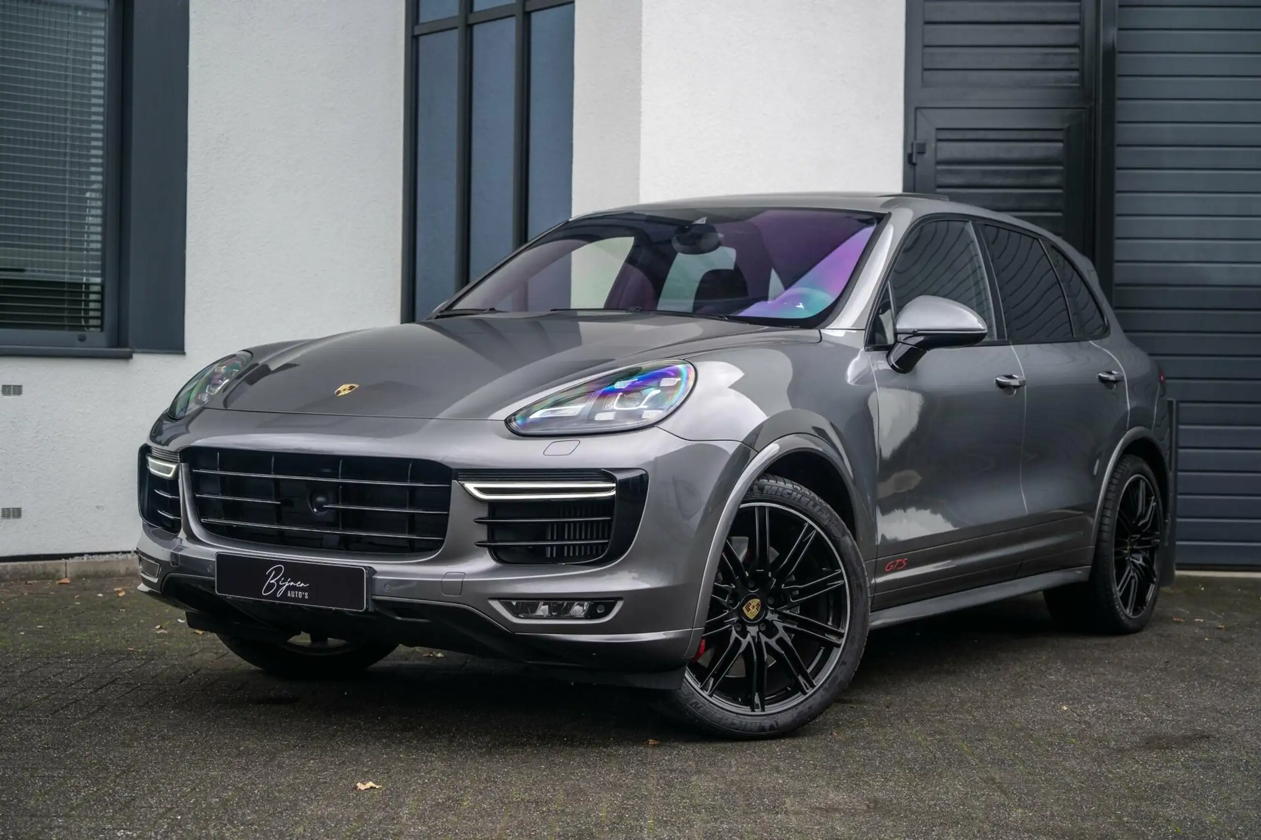 Porsche - Cayenne