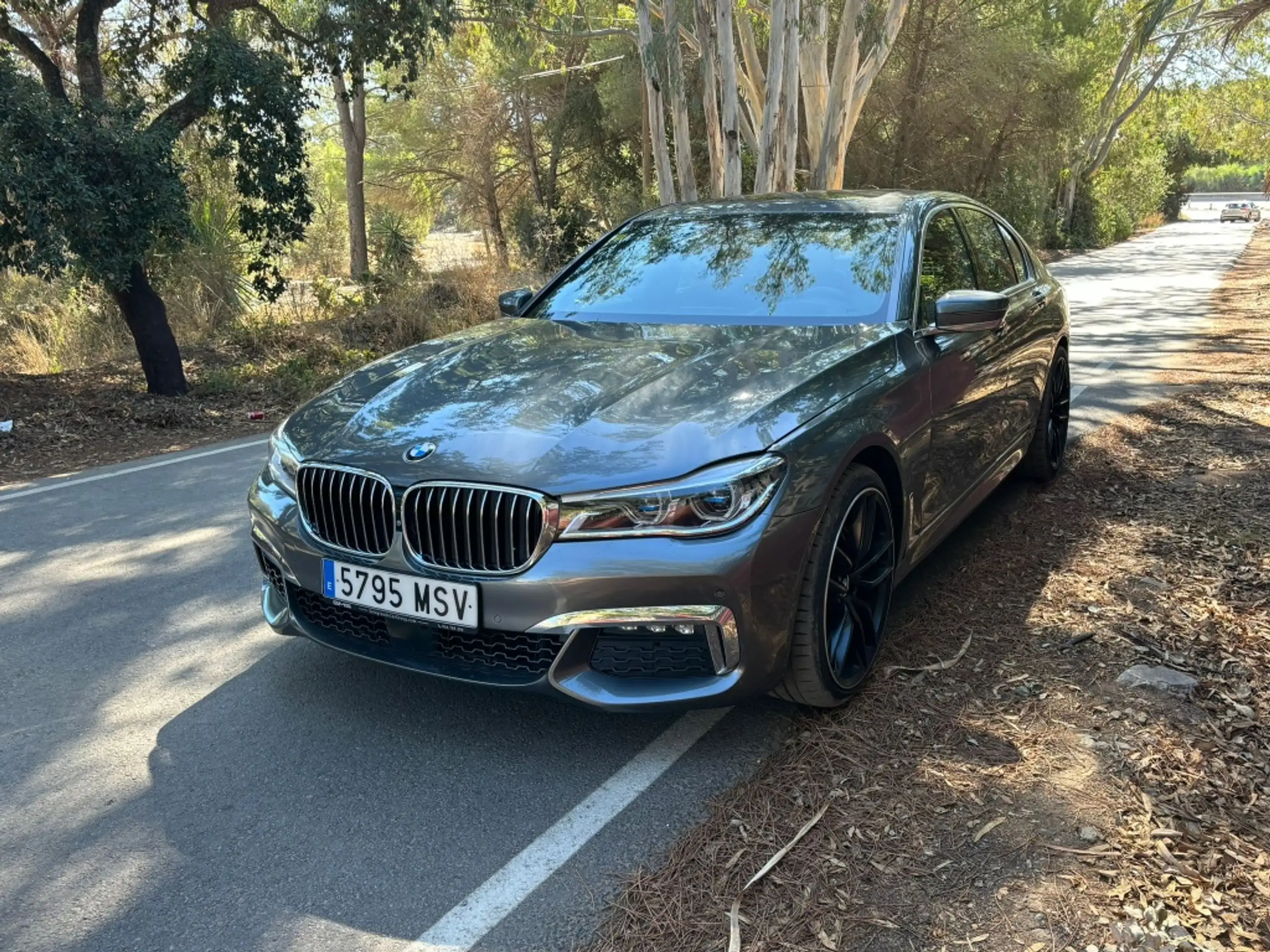 BMW - 750