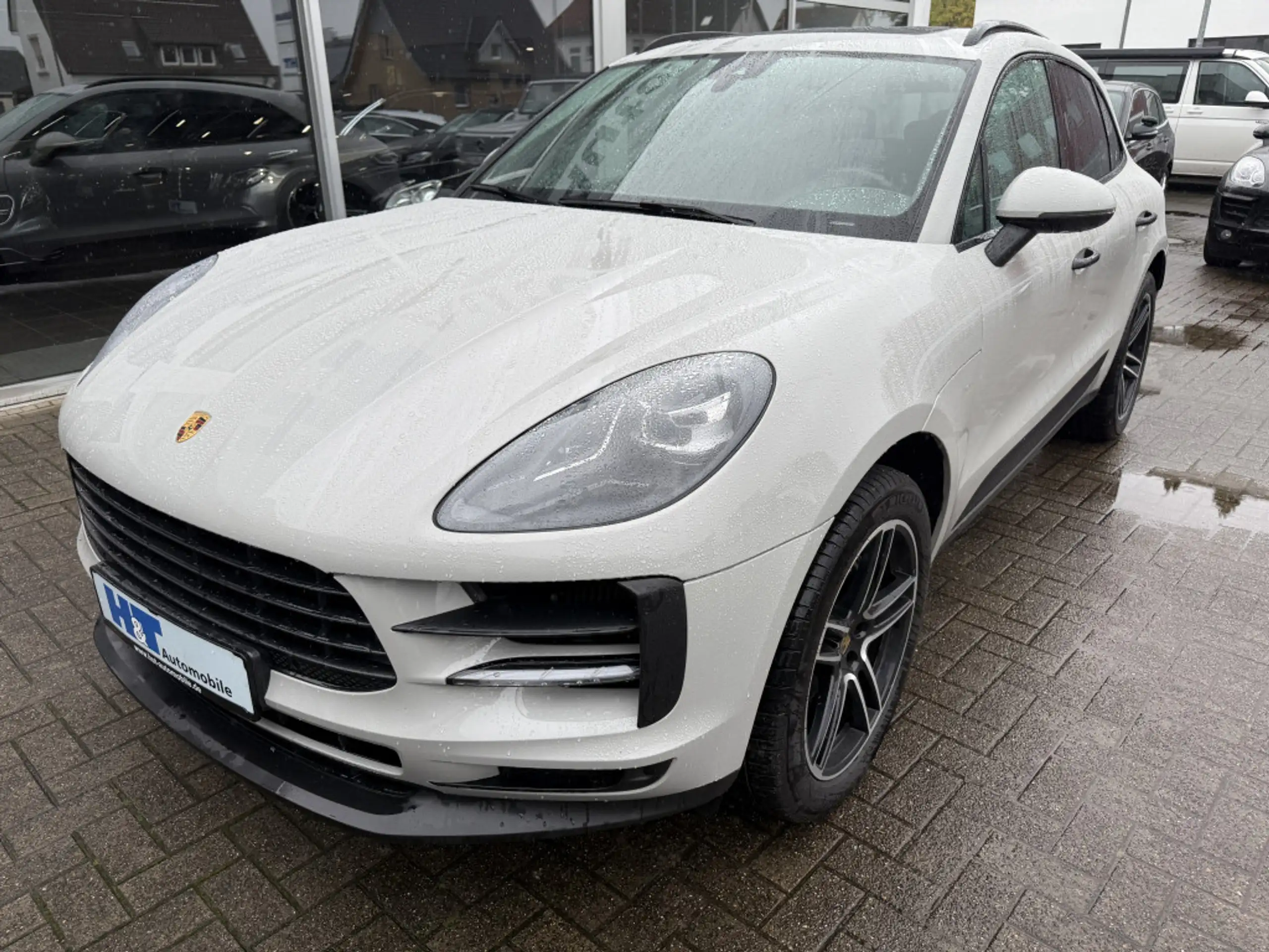 Porsche - Macan