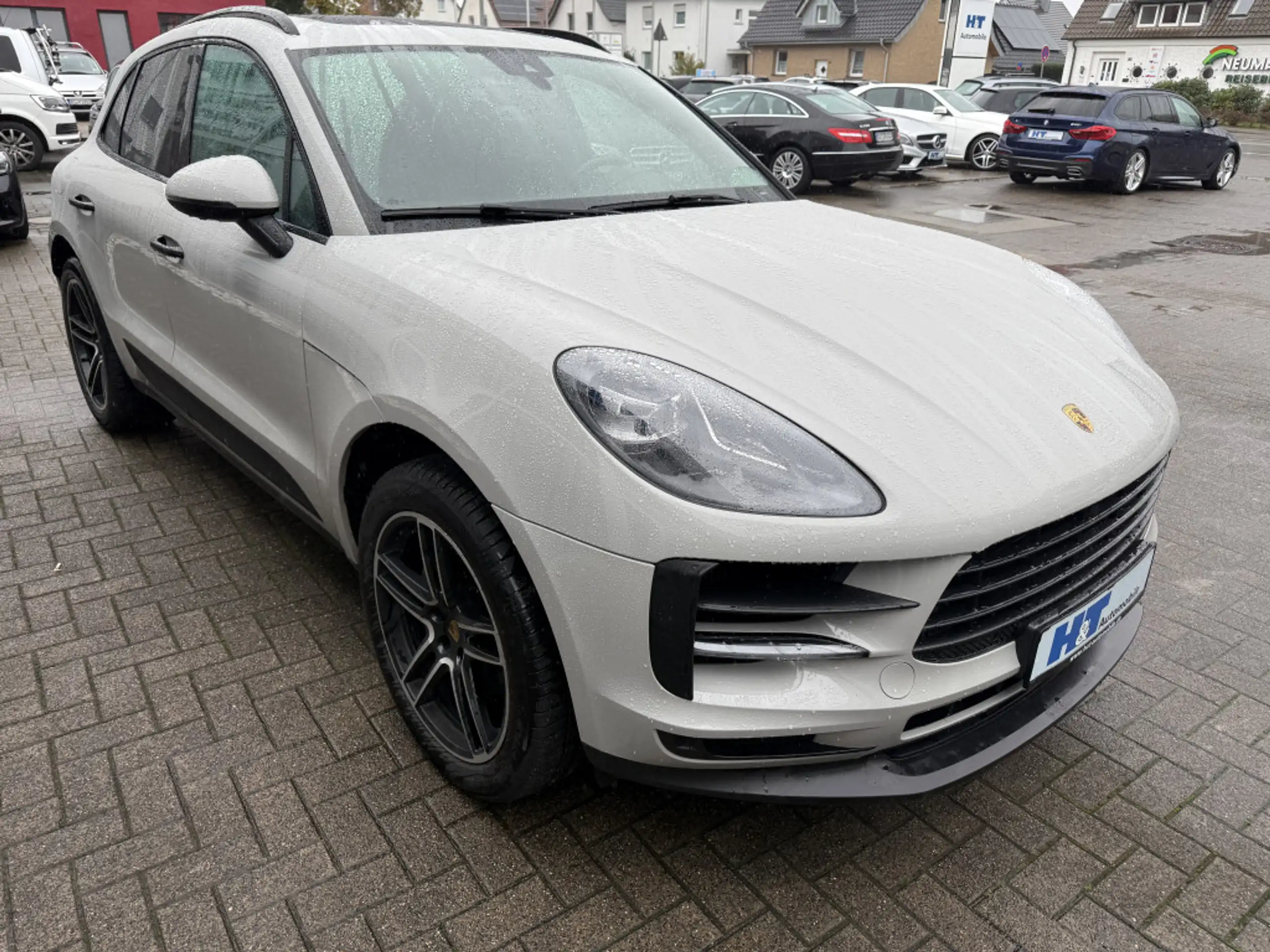 Porsche - Macan