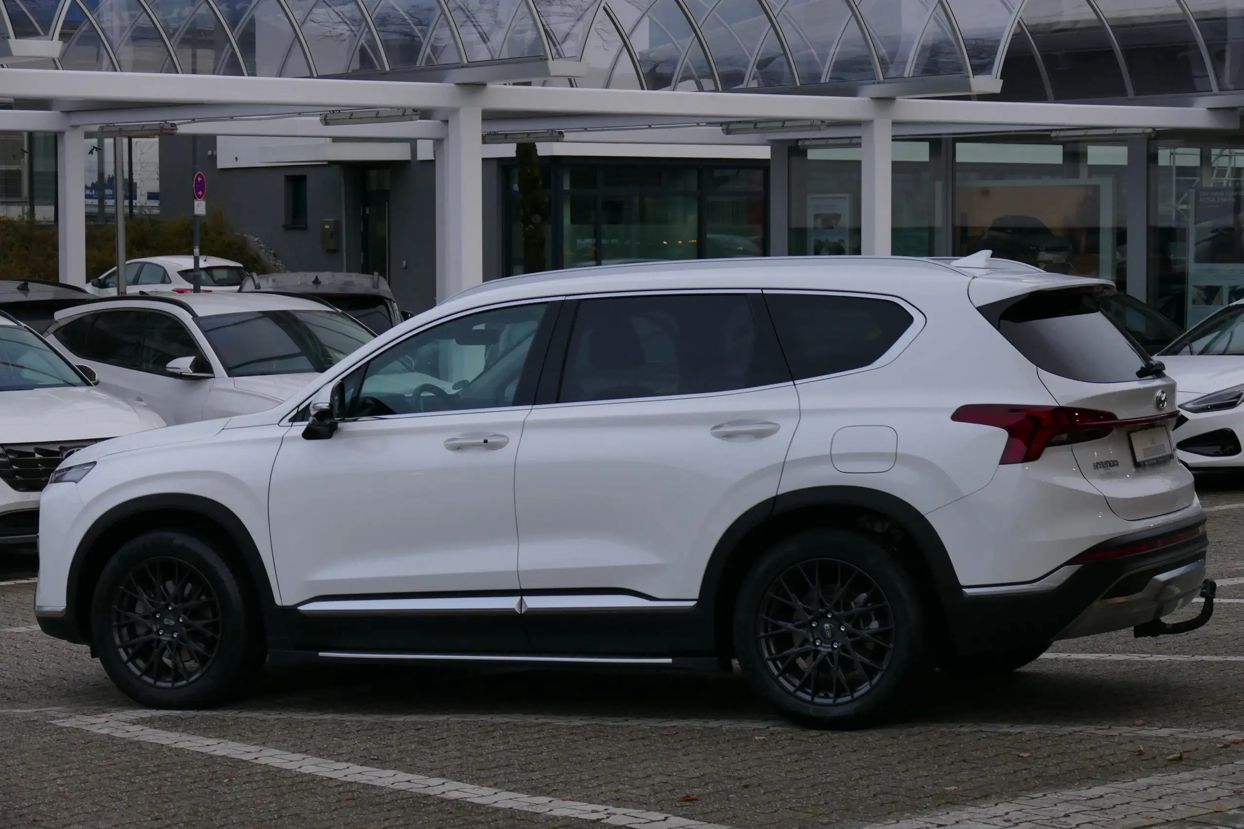 Hyundai - SANTA FE