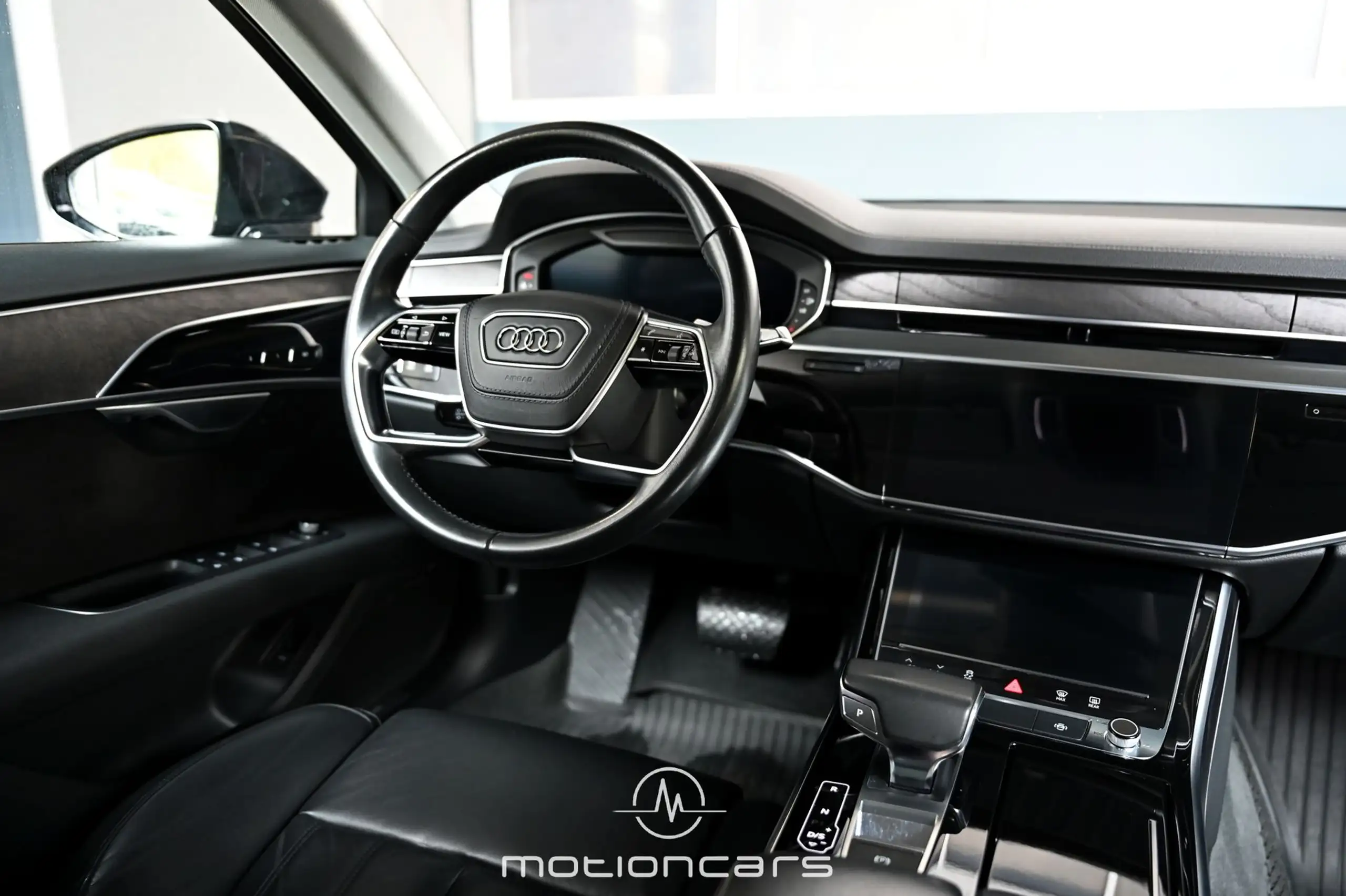 Audi - A8