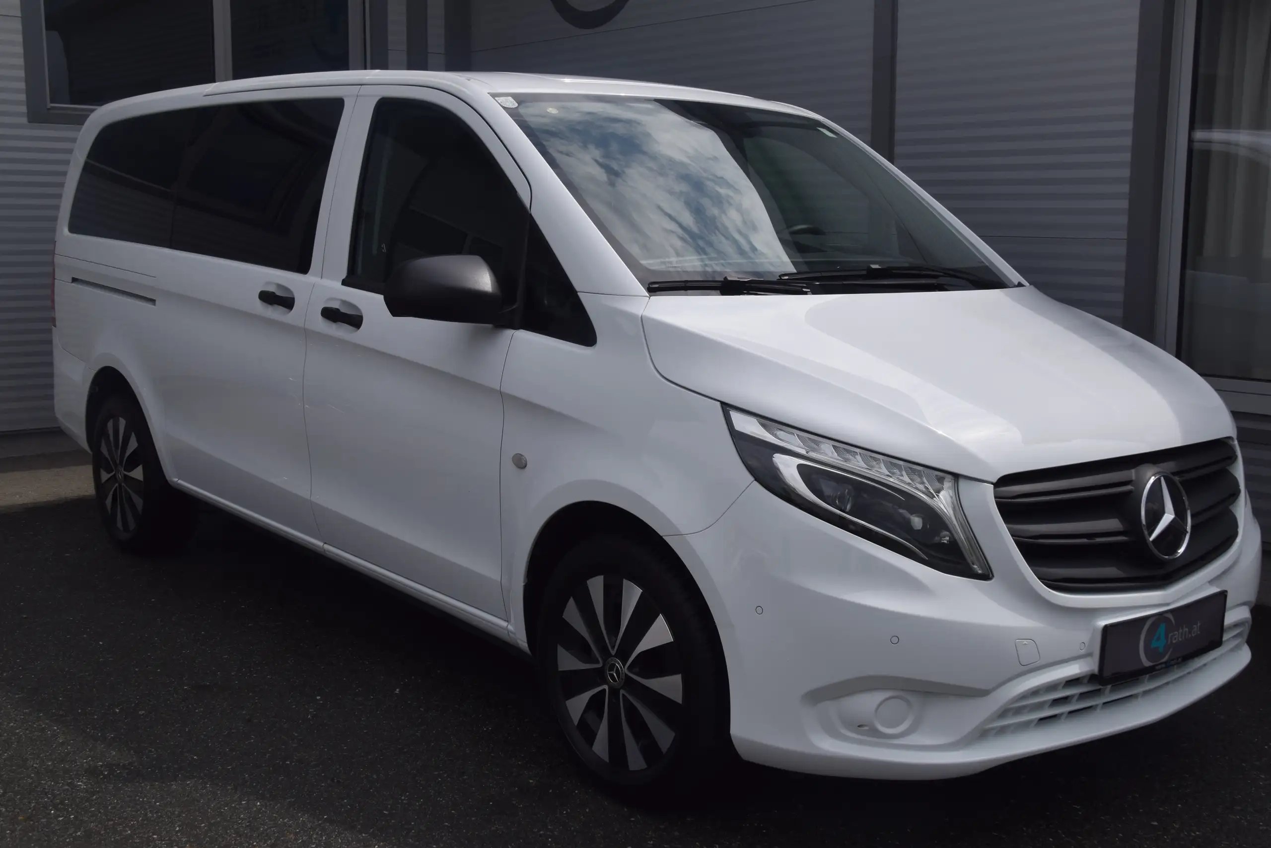 Mercedes-Benz - Vito