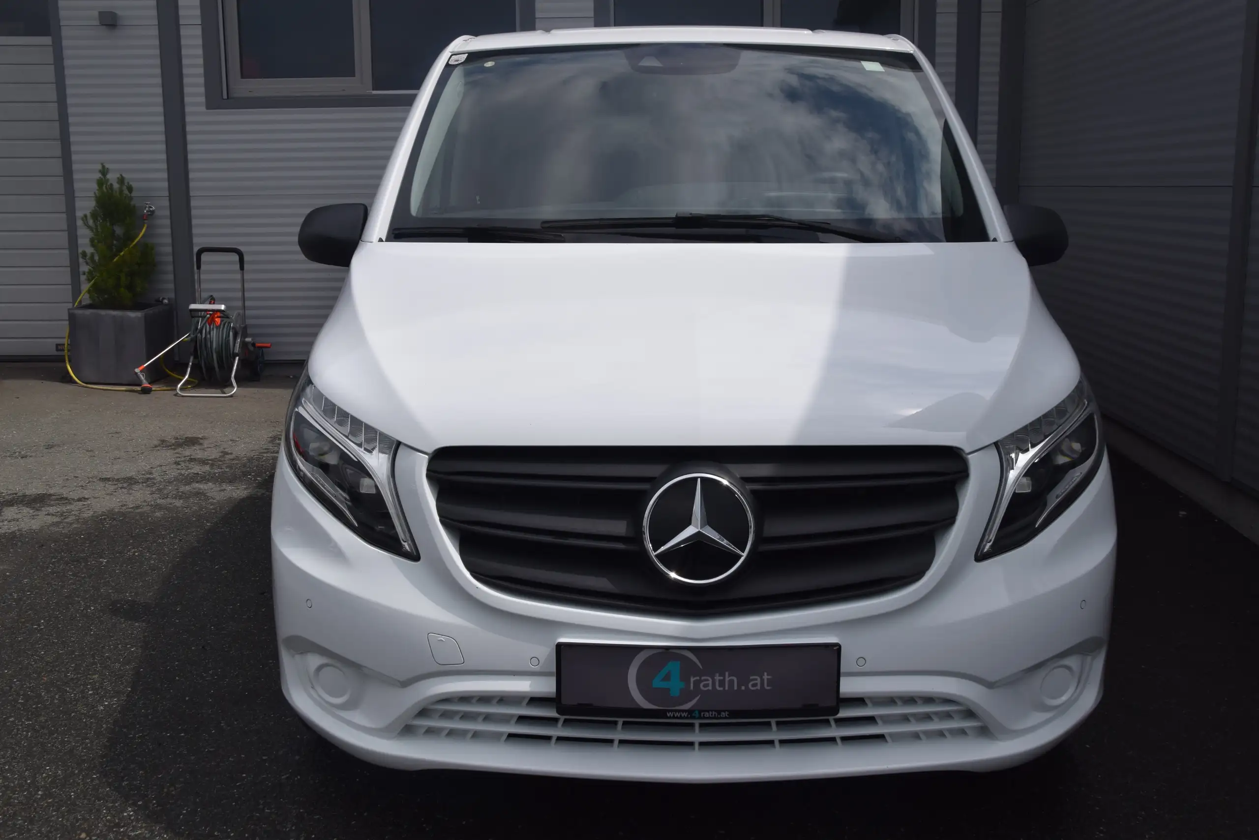 Mercedes-Benz - Vito