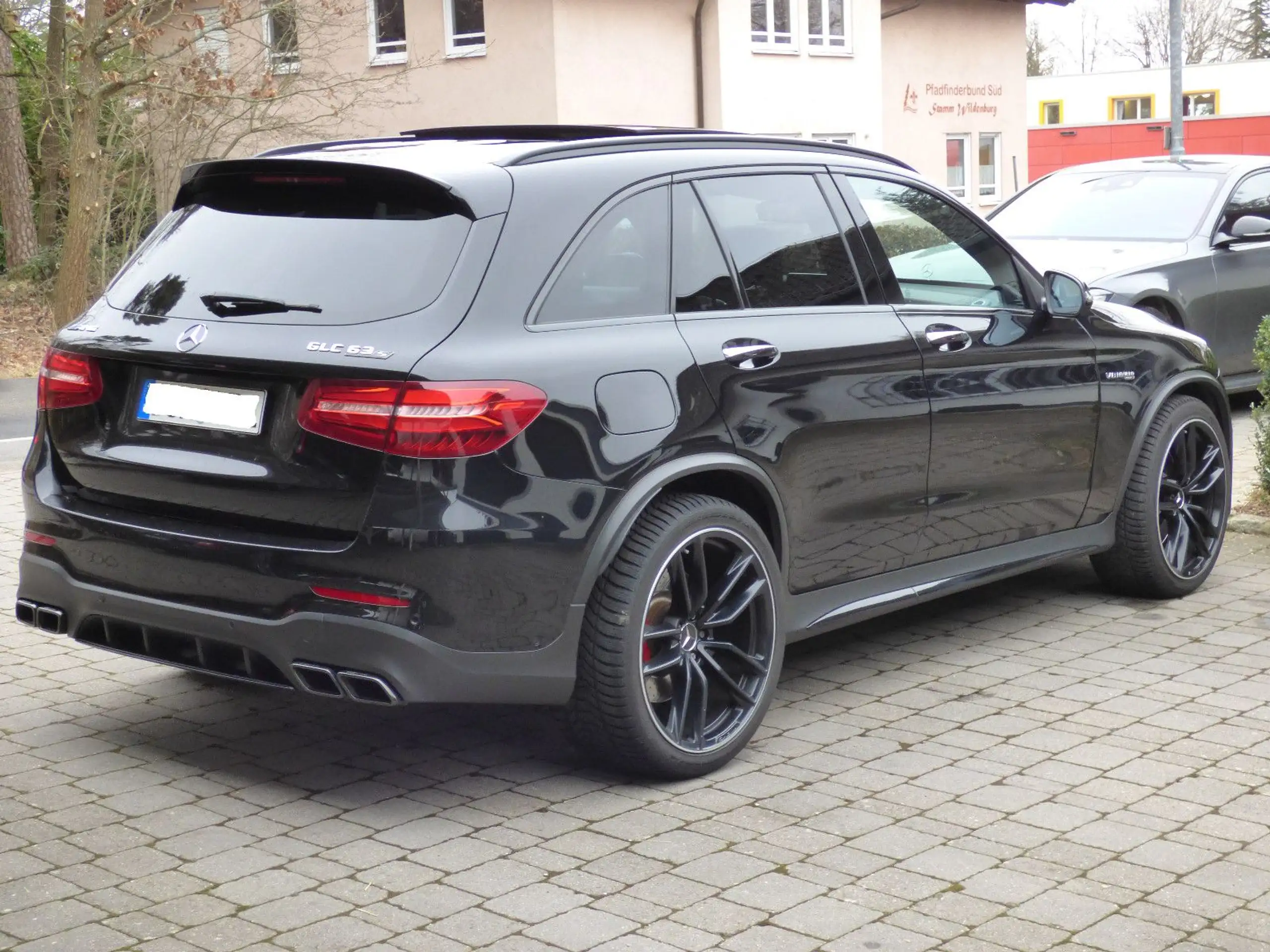 Mercedes-Benz - GLC 63 AMG