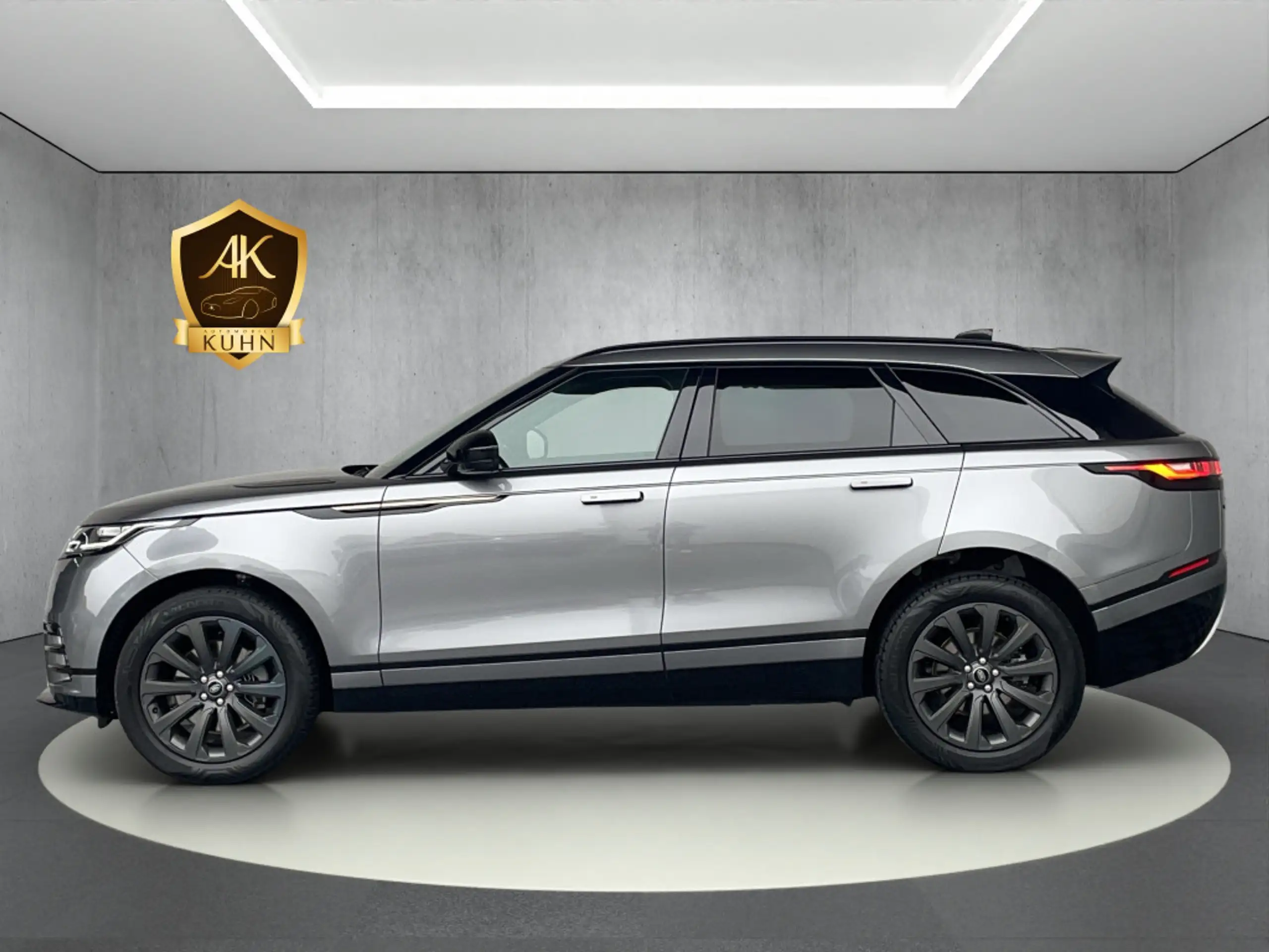 Land Rover - Range Rover Velar