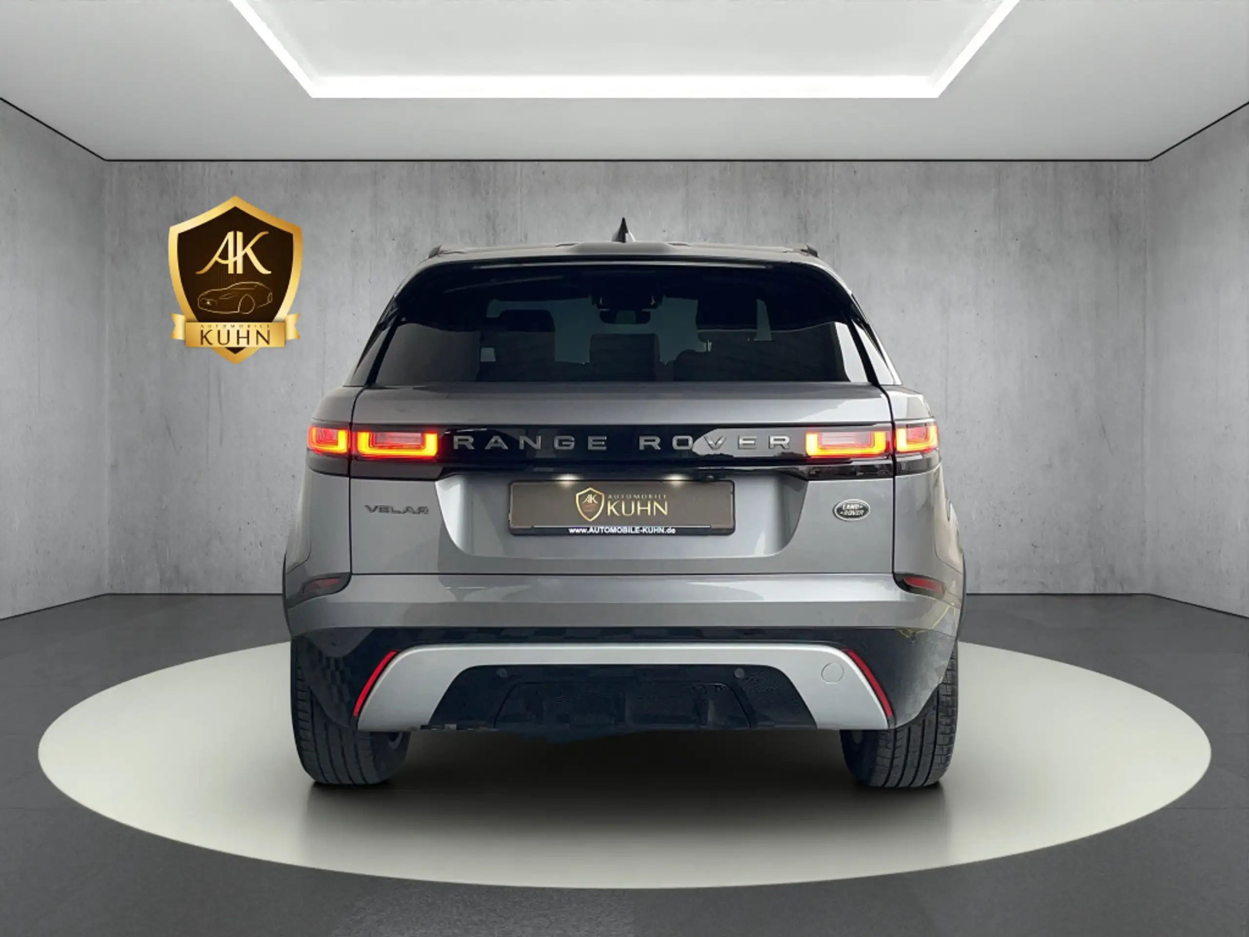 Land Rover - Range Rover Velar