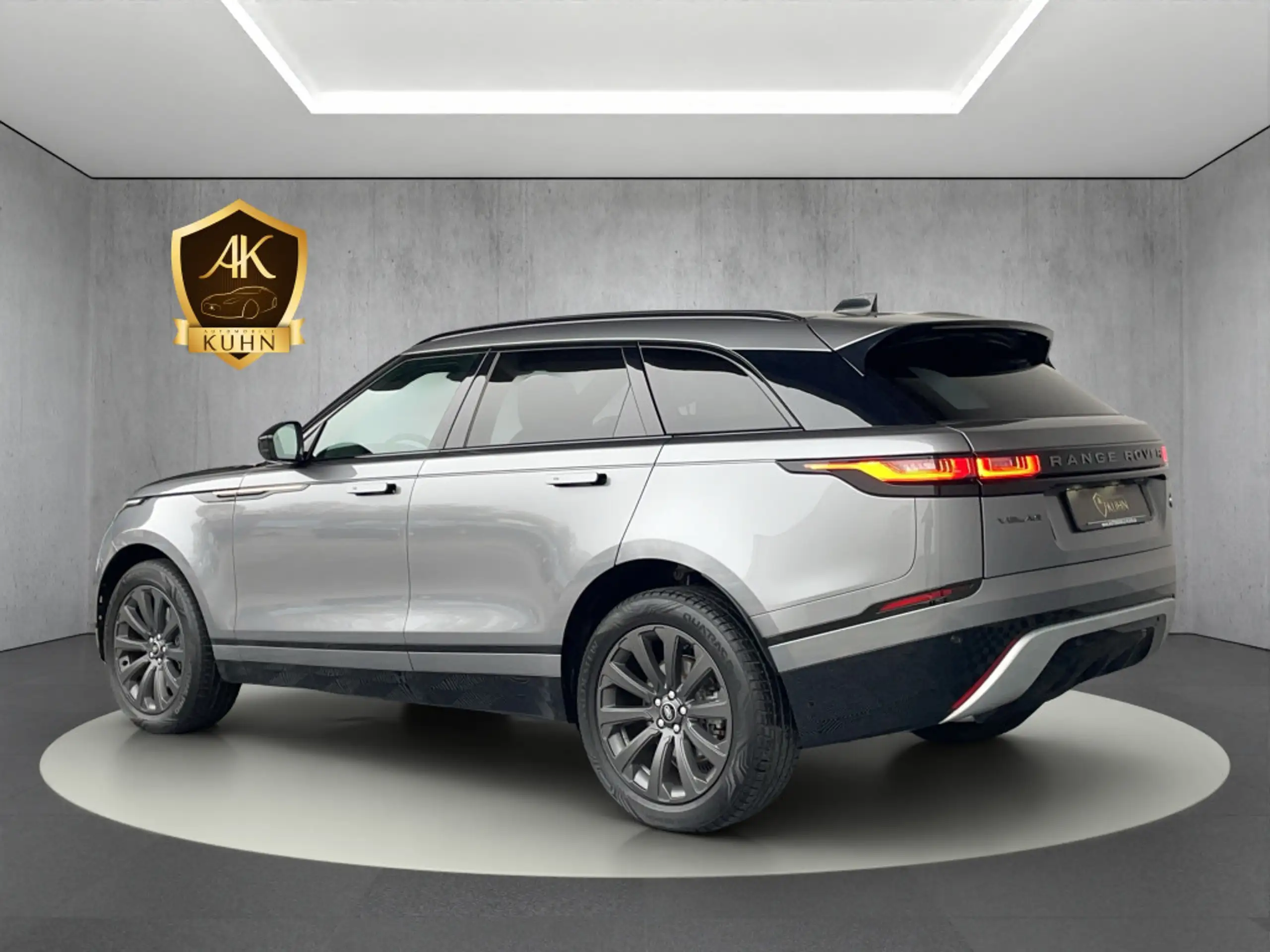 Land Rover - Range Rover Velar