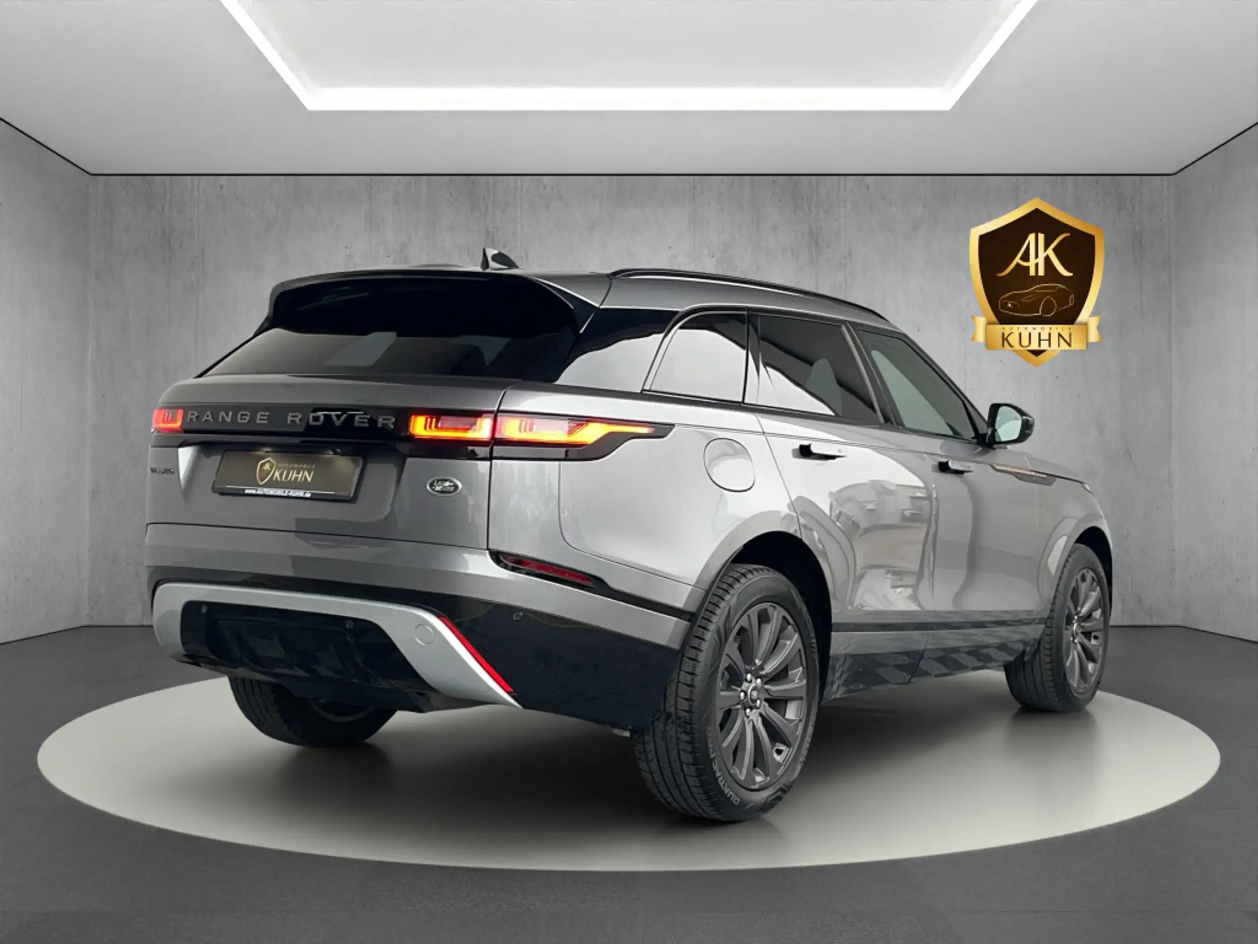 Land Rover - Range Rover Velar