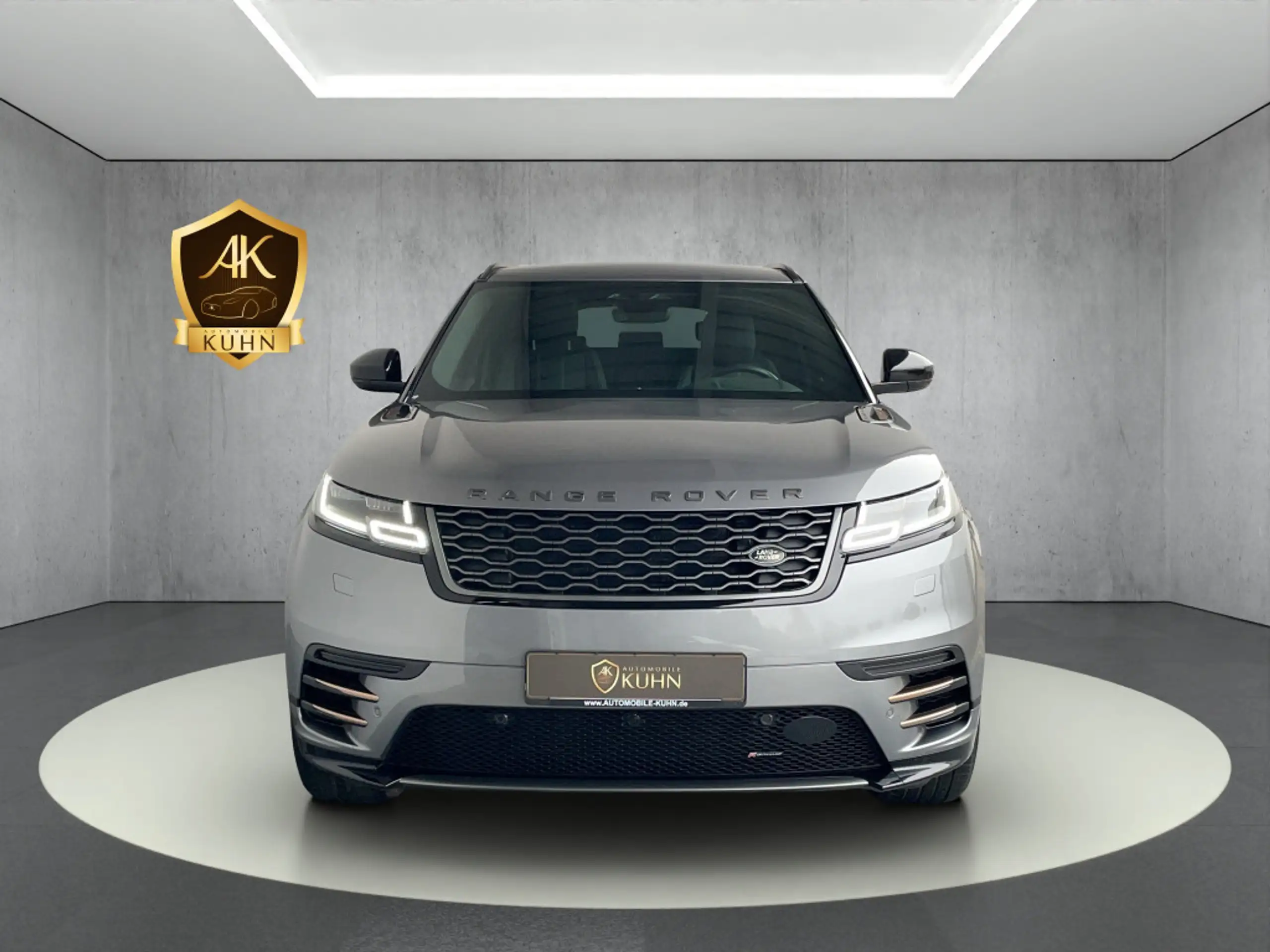 Land Rover - Range Rover Velar