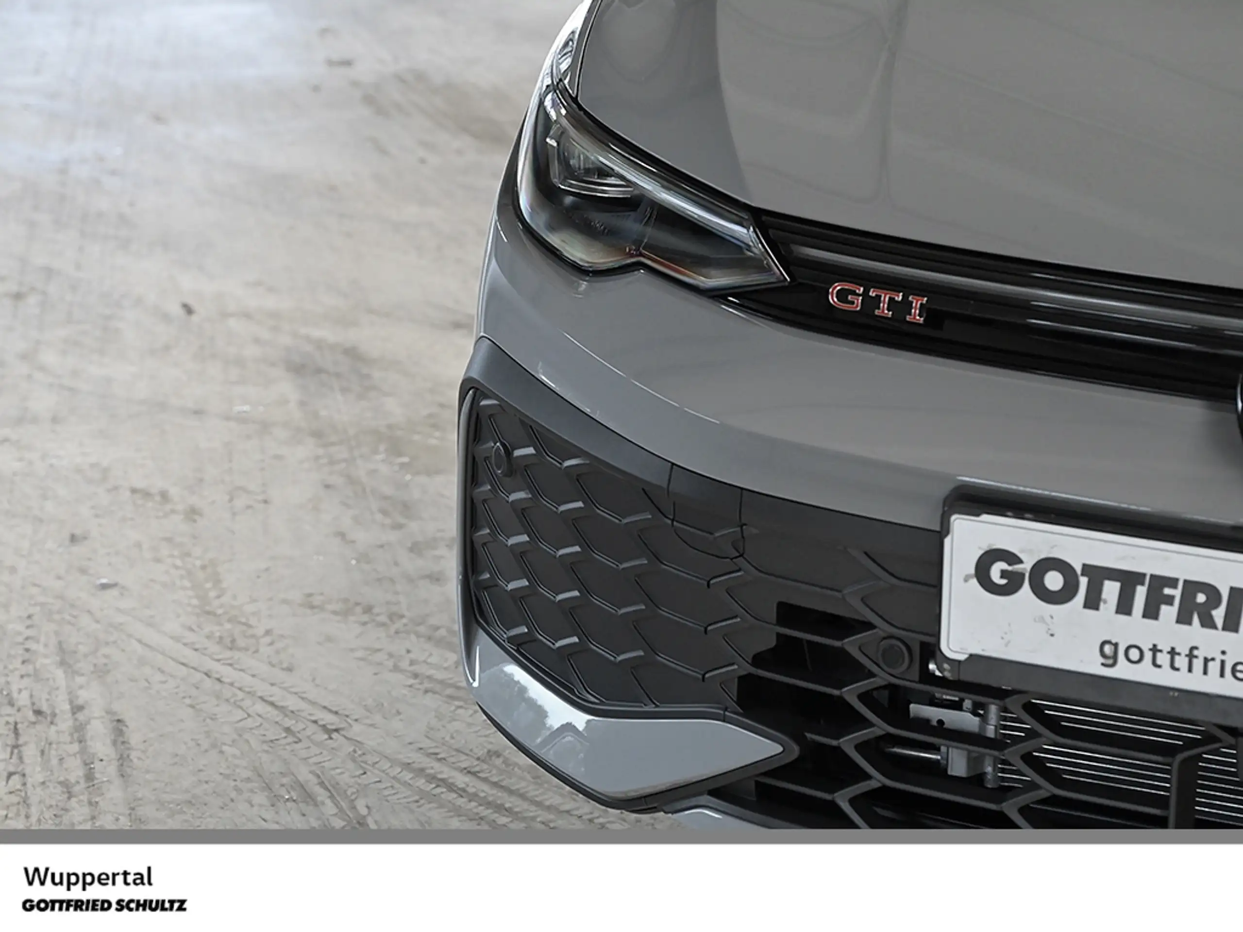 Volkswagen - Golf GTI