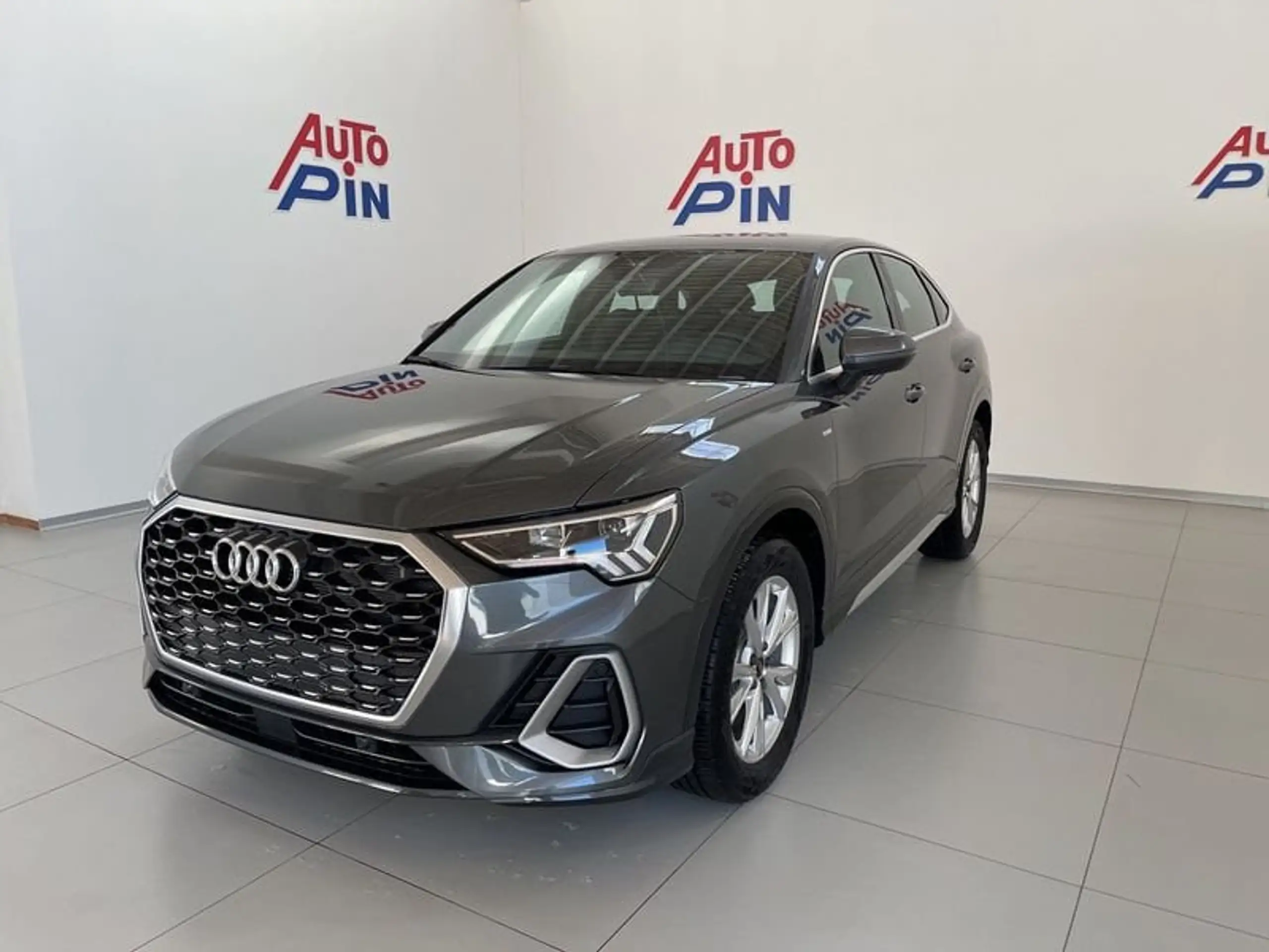 Audi - Q3