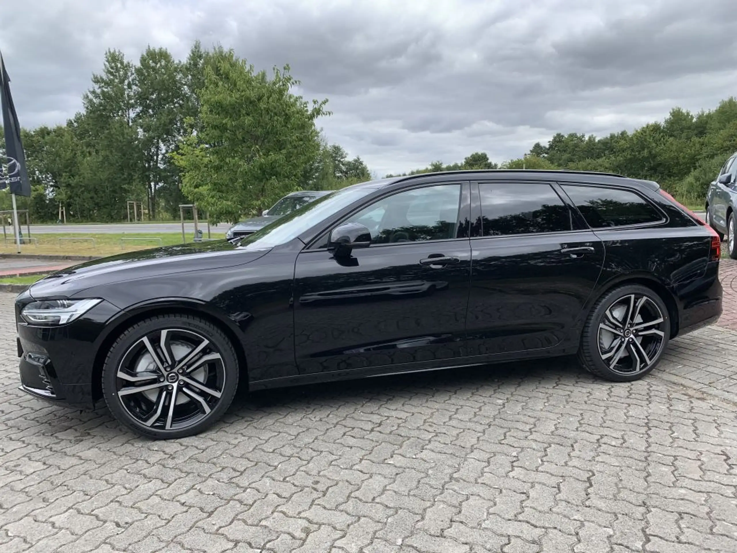 Volvo - V90