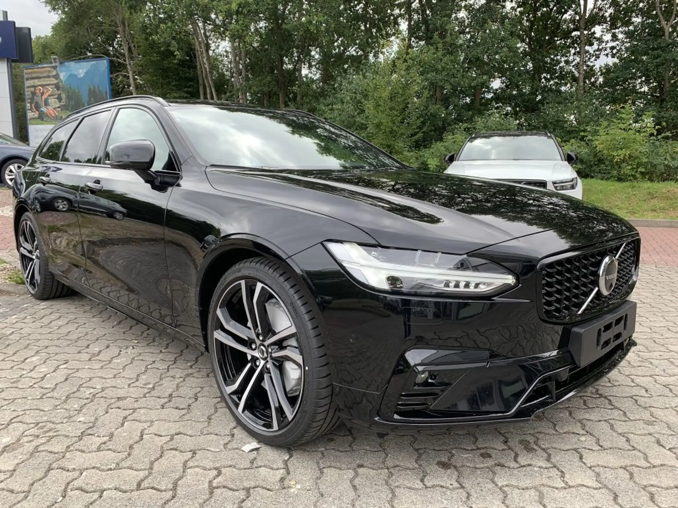 Volvo - V90