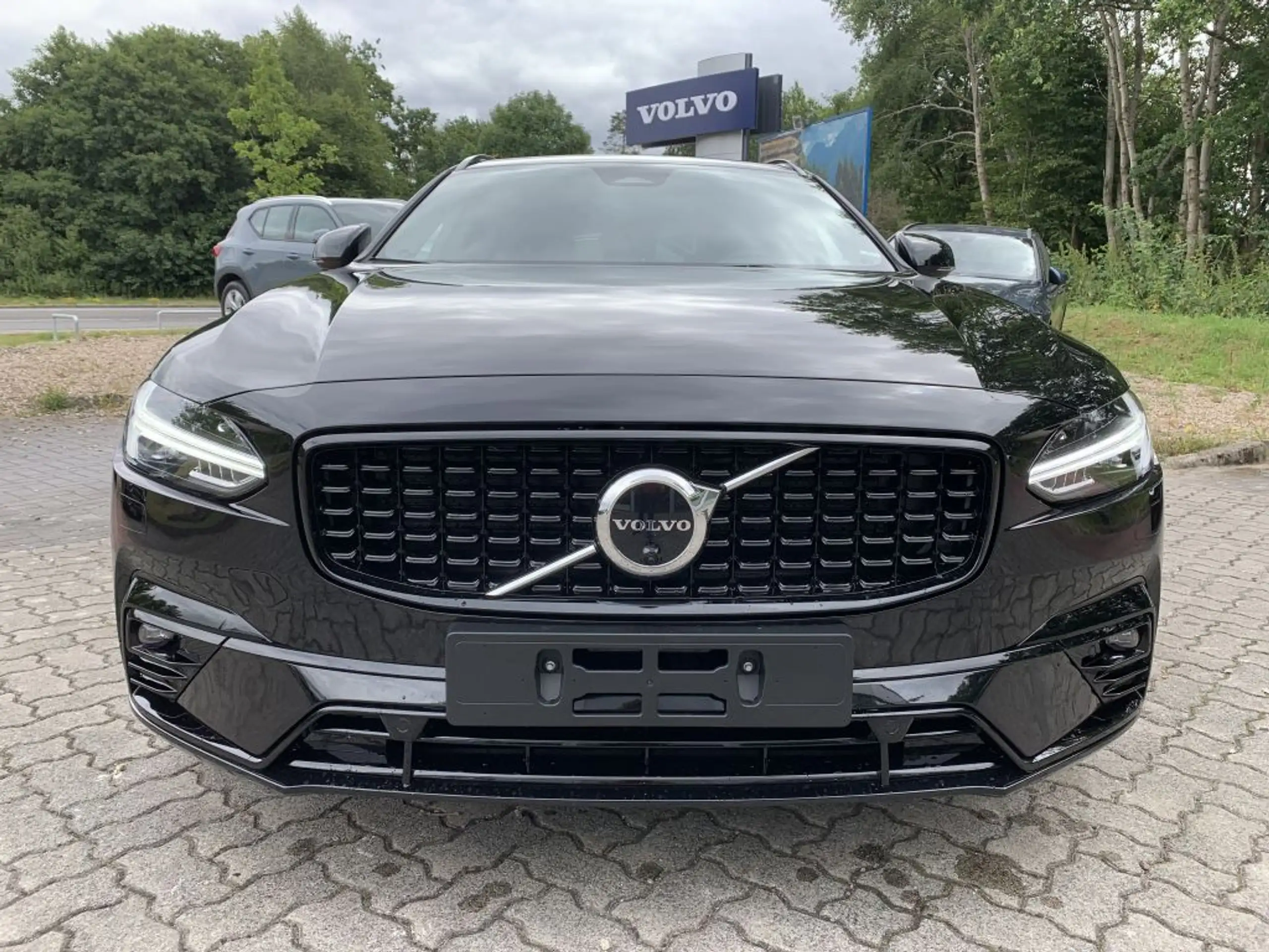 Volvo - V90