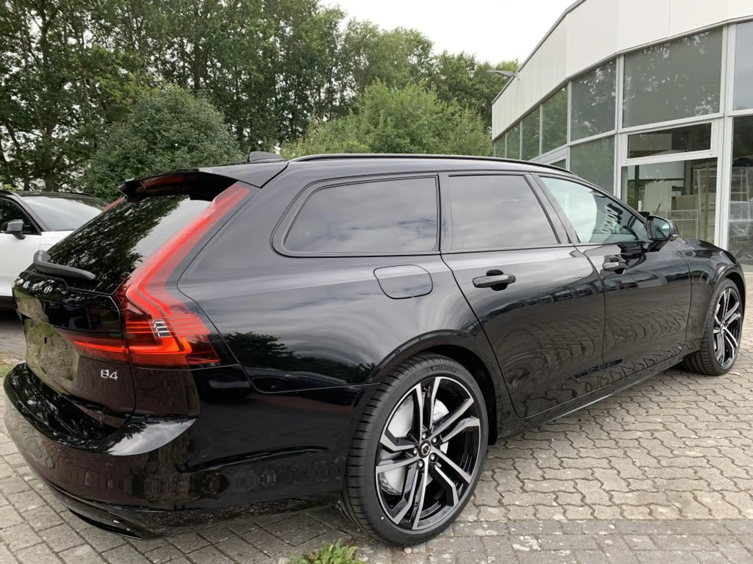 Volvo - V90