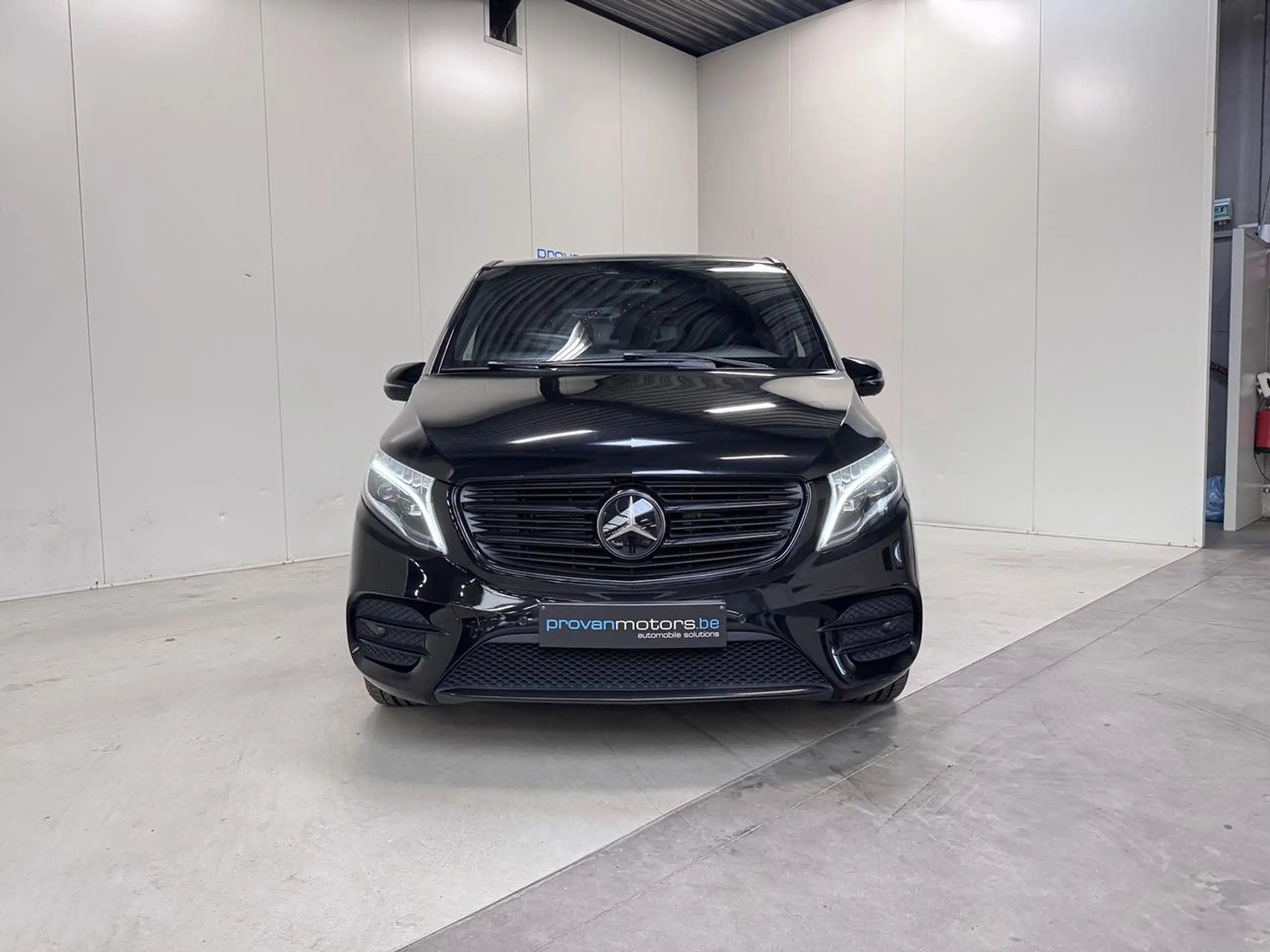 Mercedes-Benz - V 250