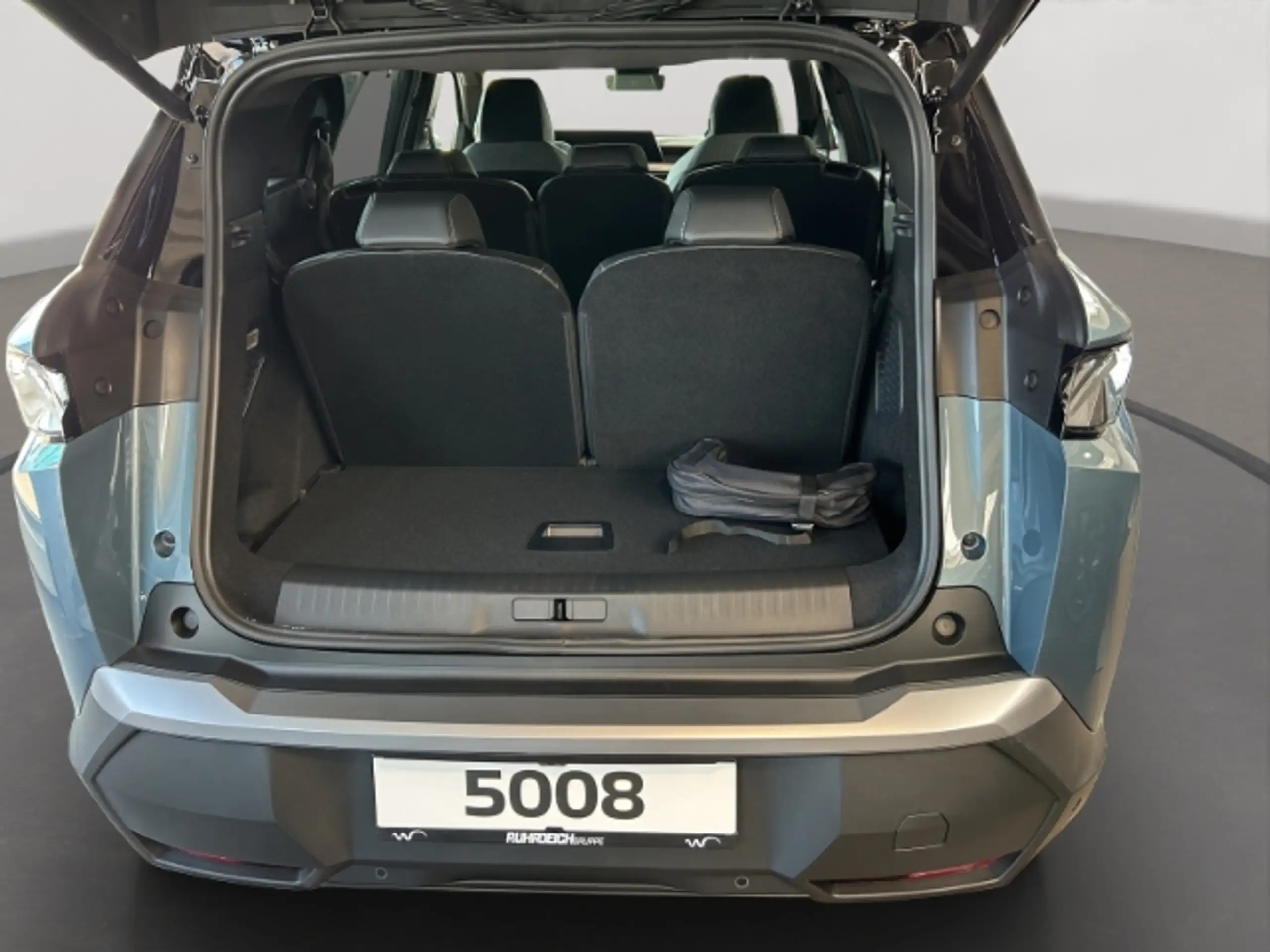 Peugeot - 5008