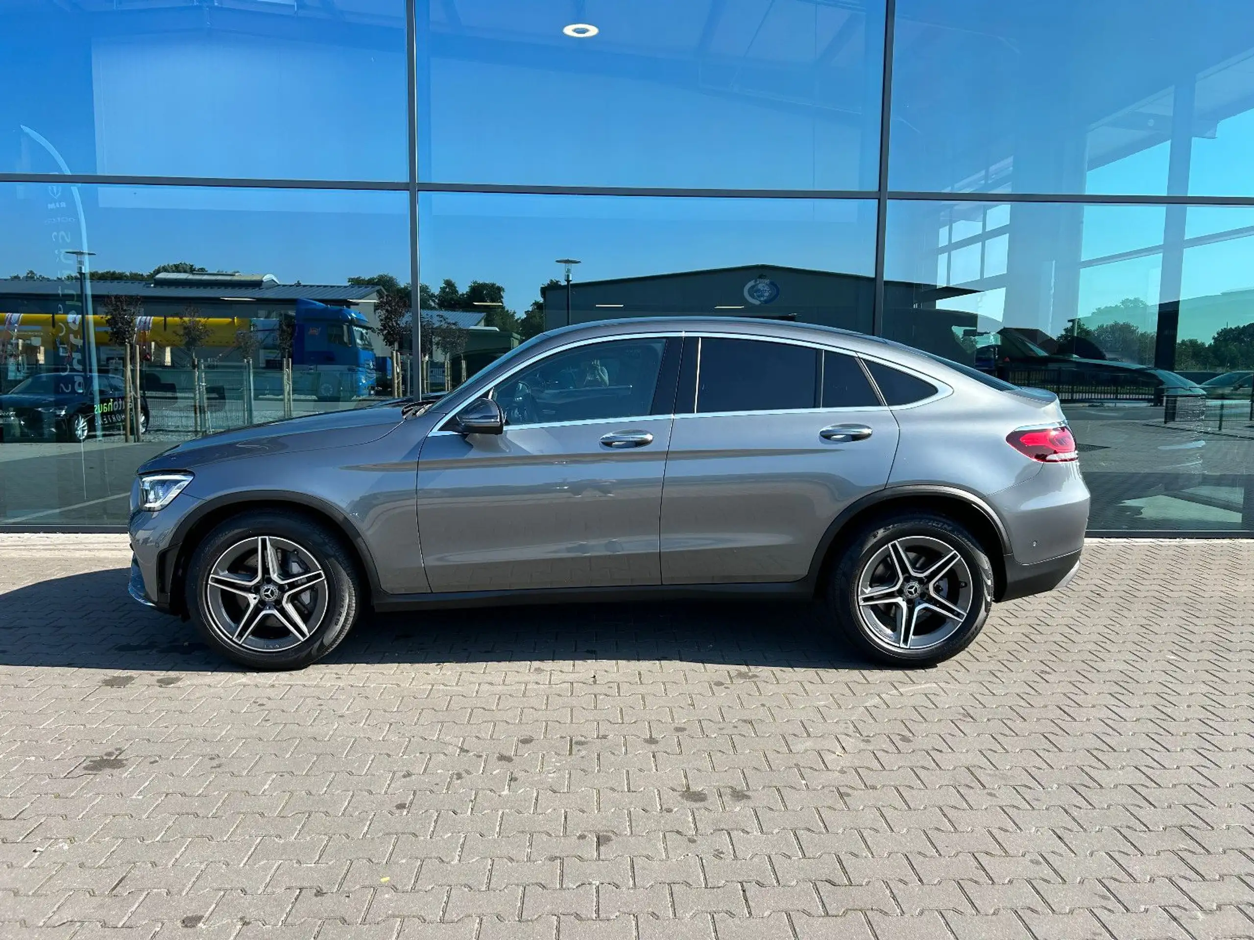 Mercedes-Benz - GLC 300