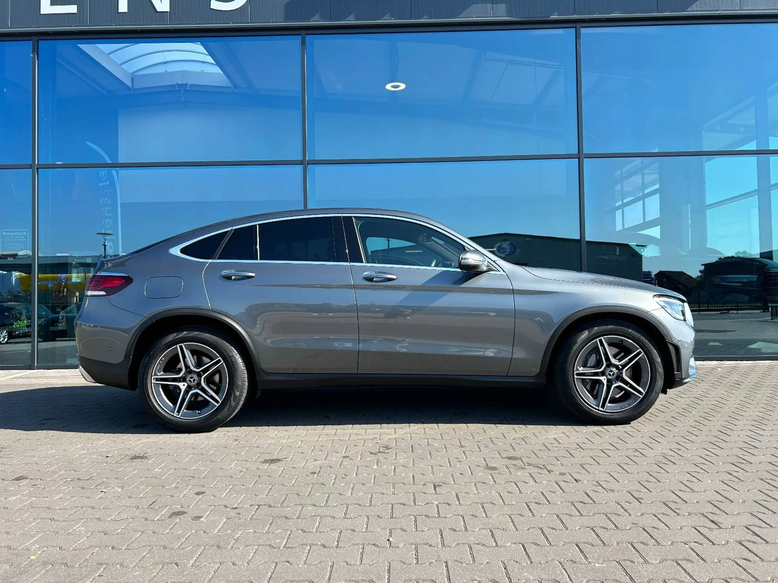 Mercedes-Benz - GLC 300