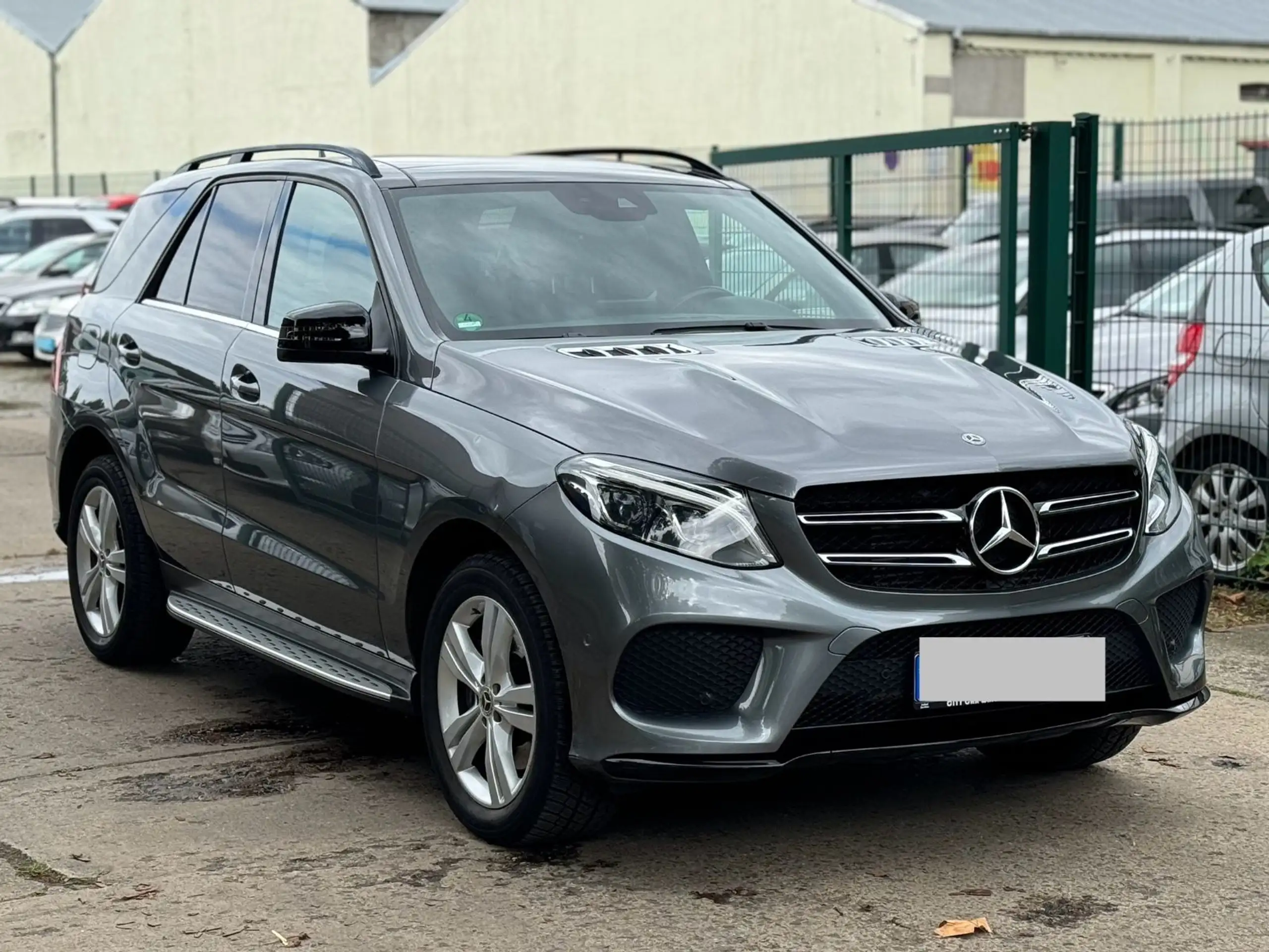 Mercedes-Benz - GLE 350