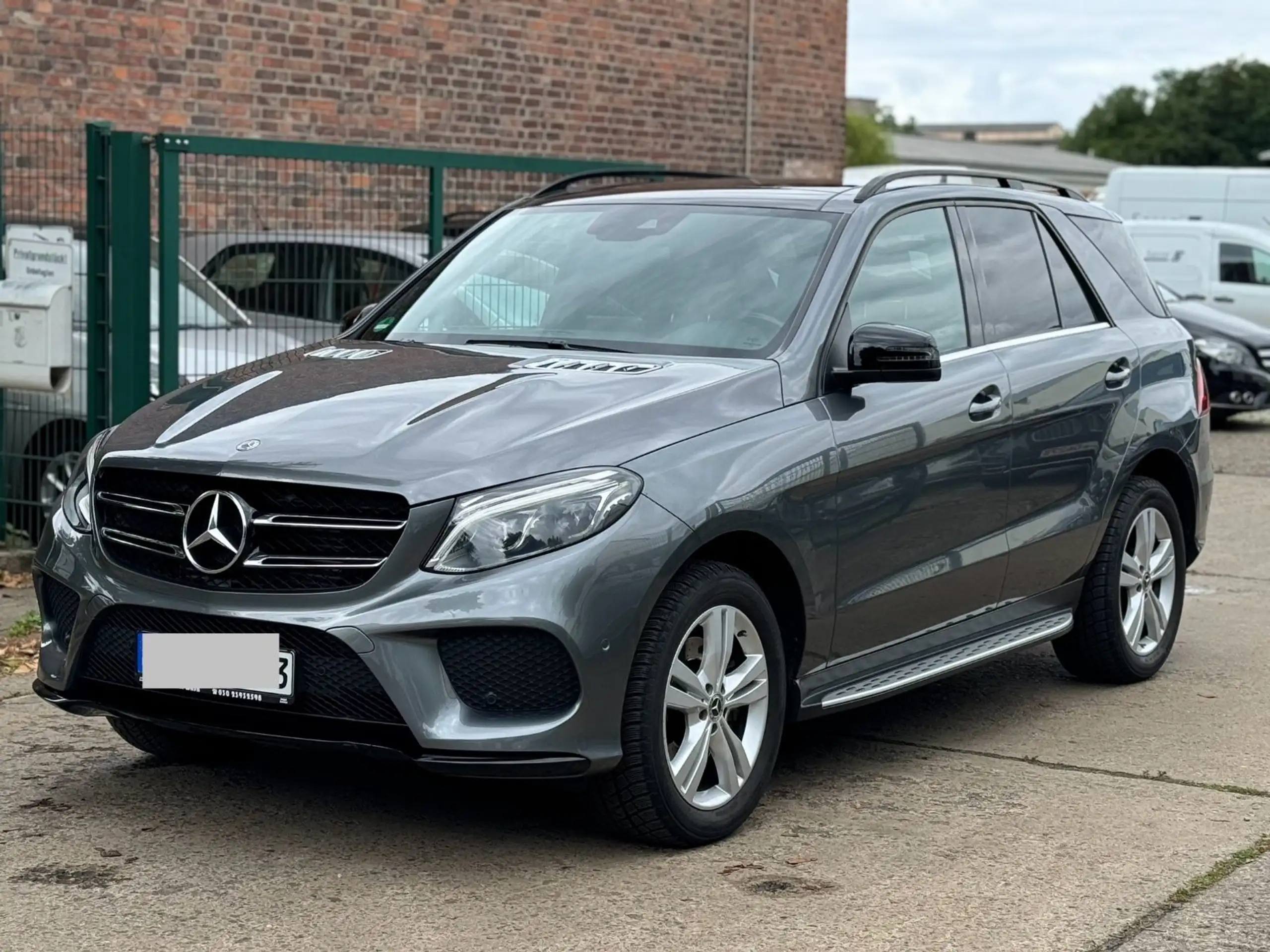 Mercedes-Benz - GLE 350