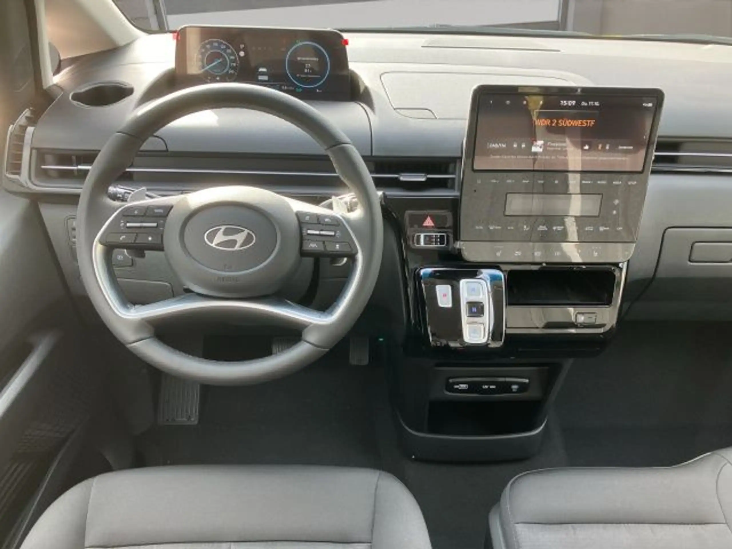 Hyundai - STARIA