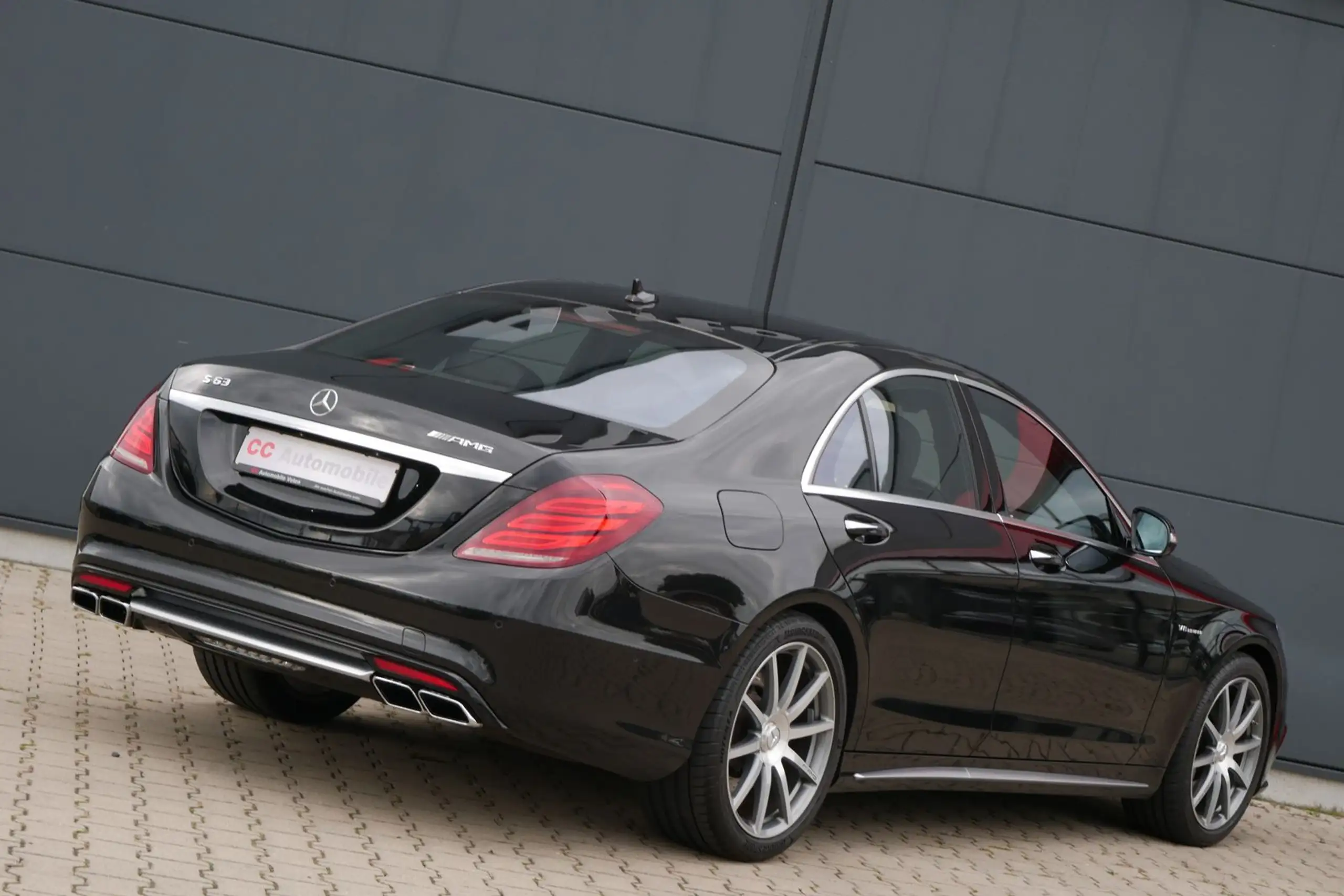 Mercedes-Benz - S 63 AMG