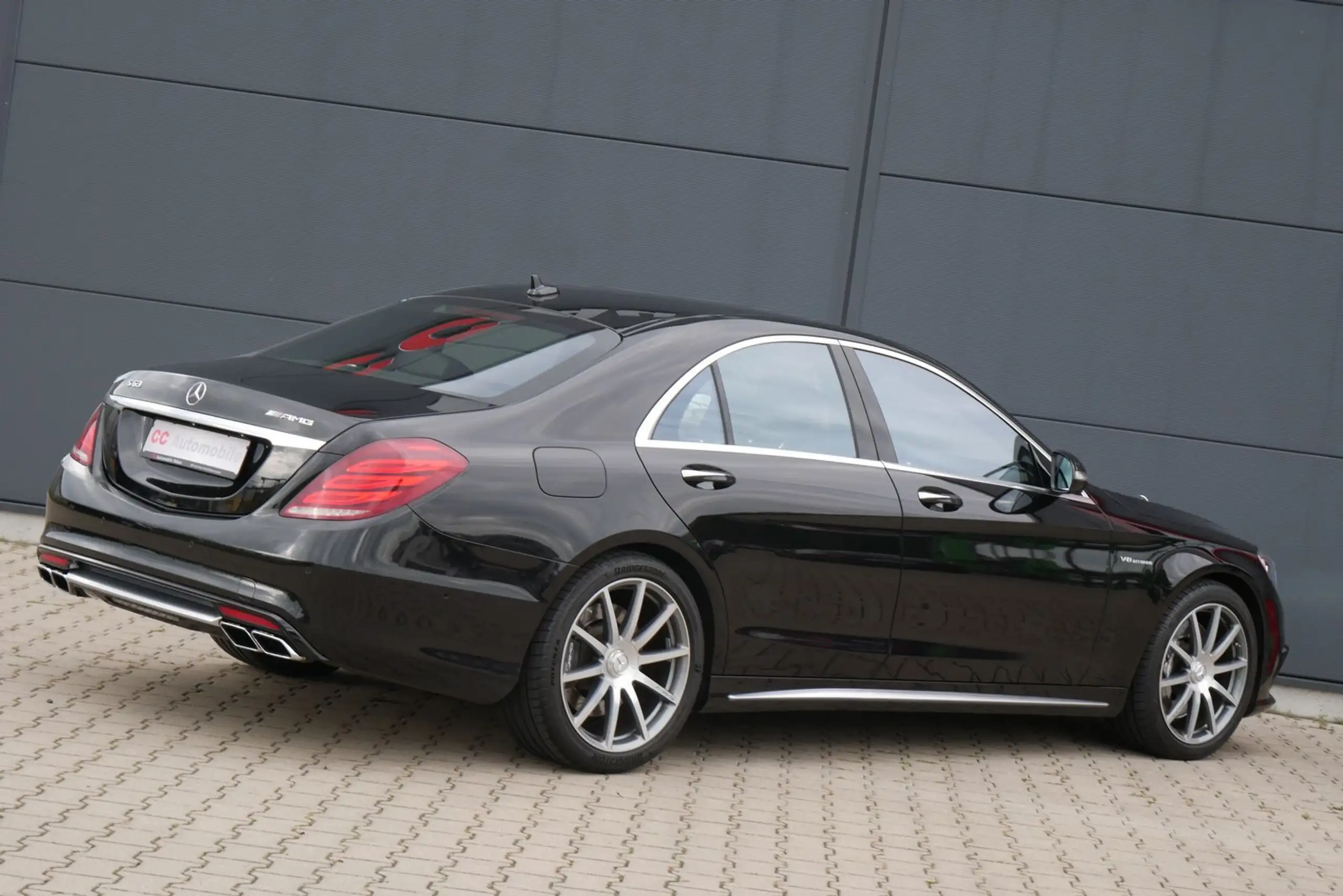 Mercedes-Benz - S 63 AMG