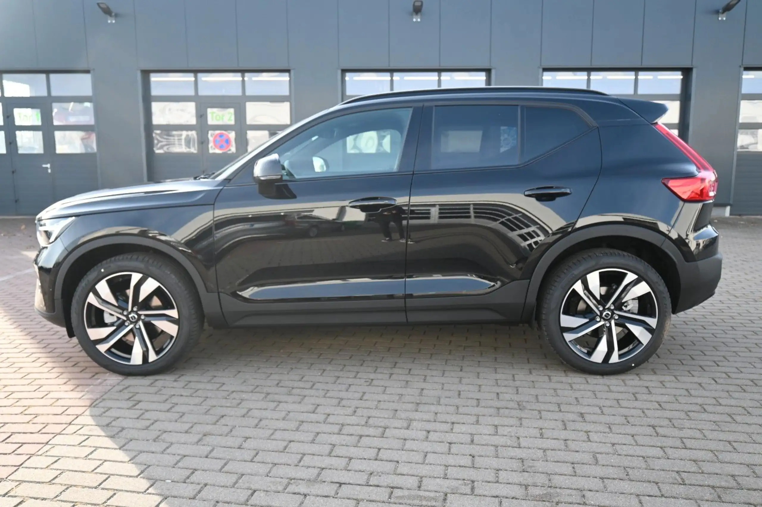 Volvo - XC40