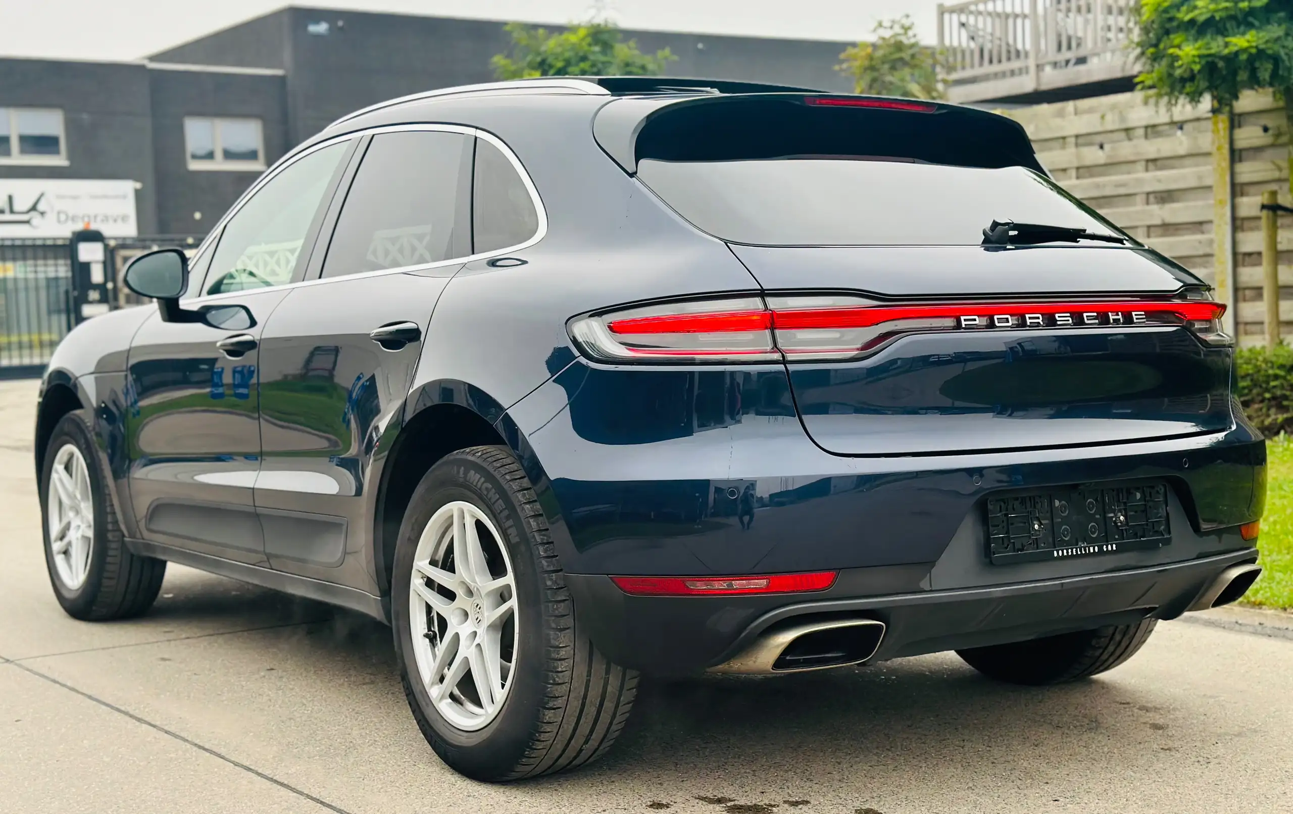 Porsche - Macan