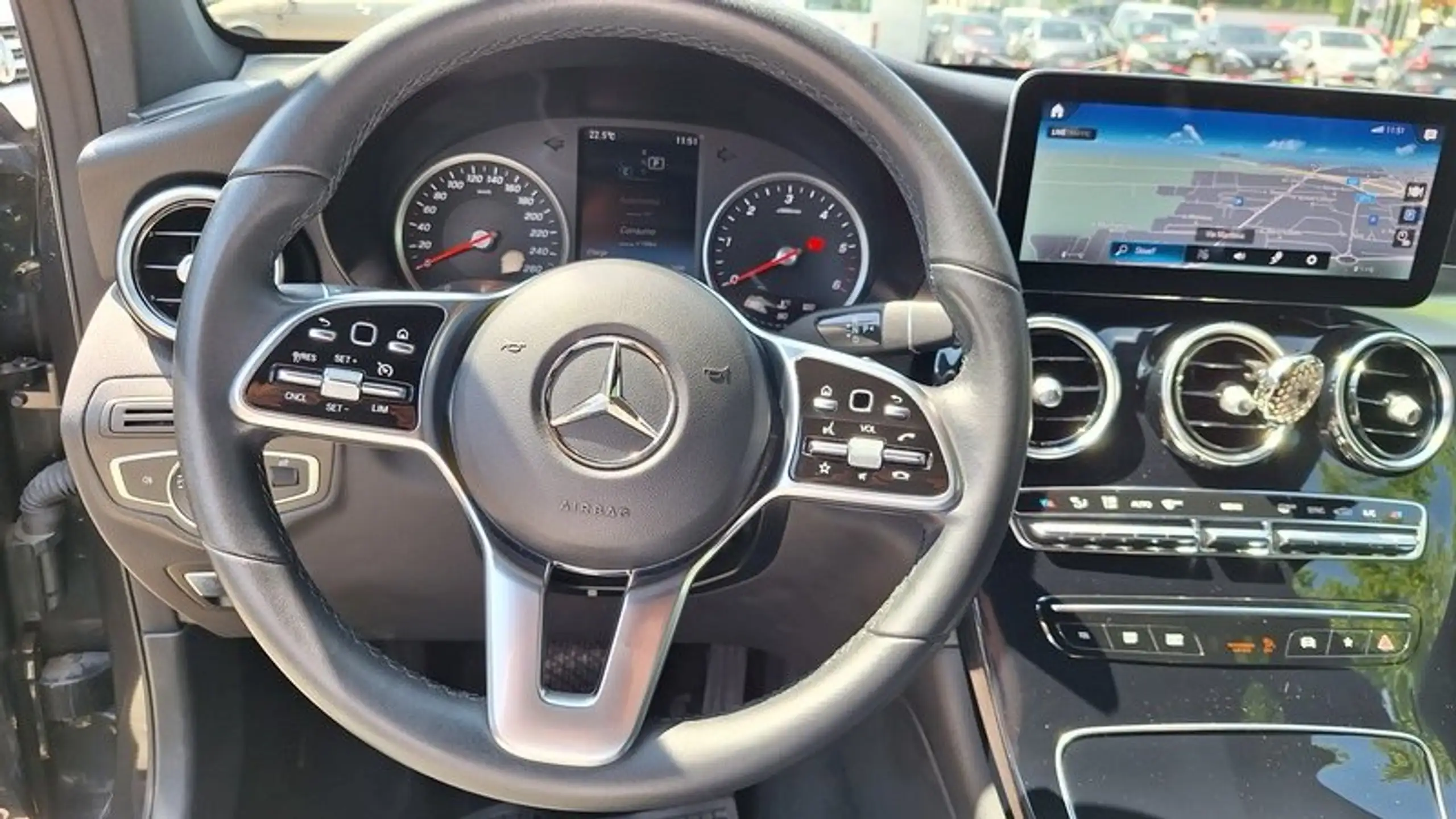 Mercedes-Benz - GLC 220