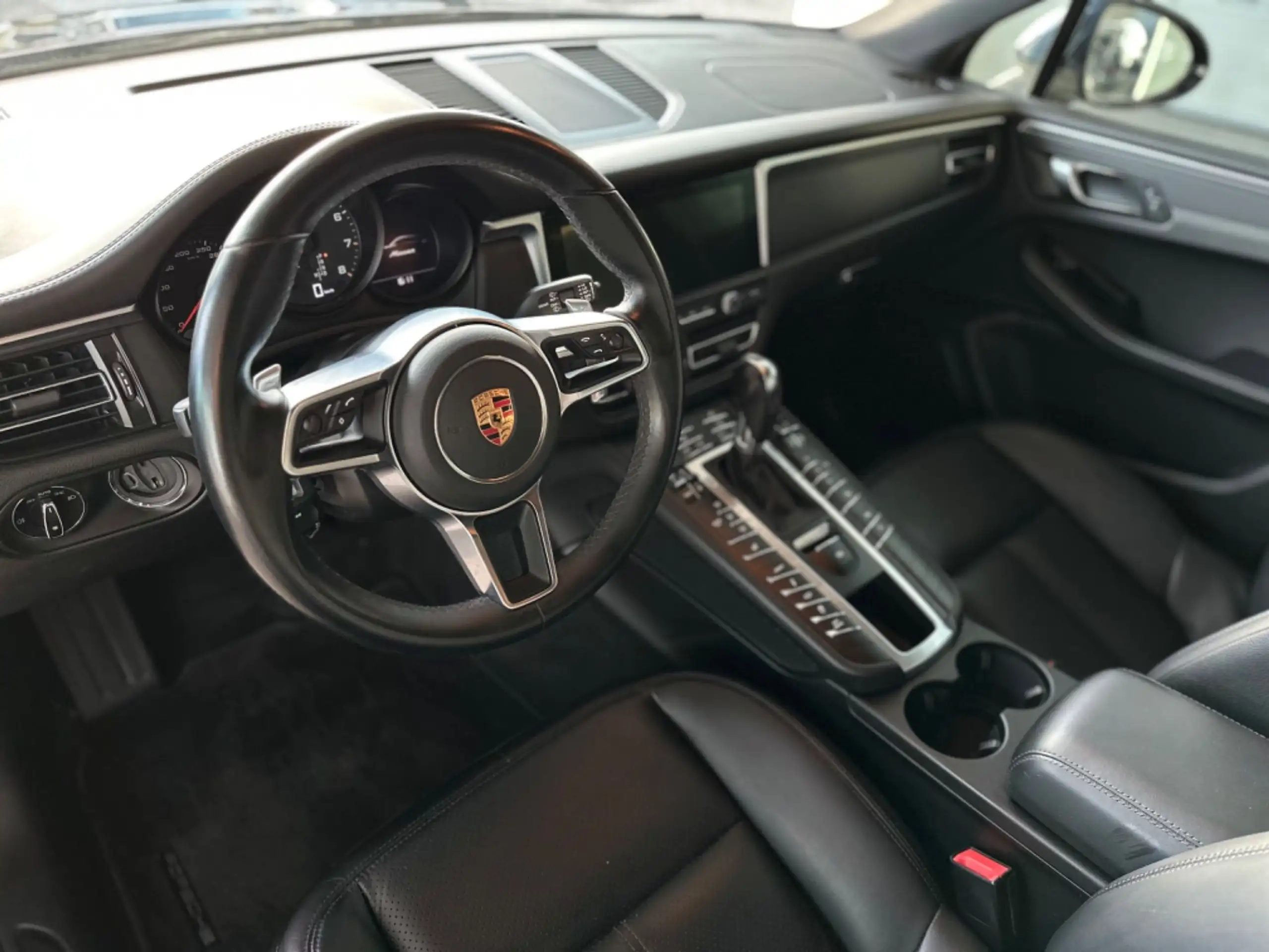 Porsche - Macan