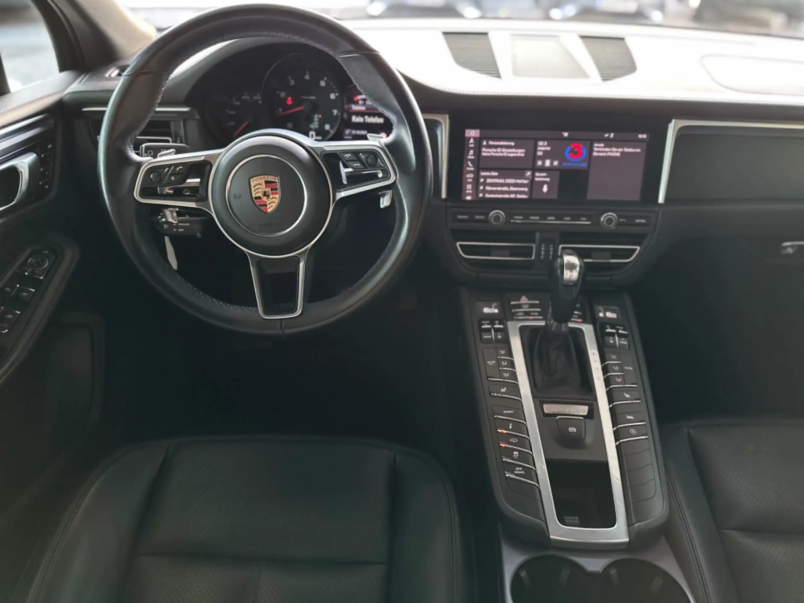 Porsche - Macan