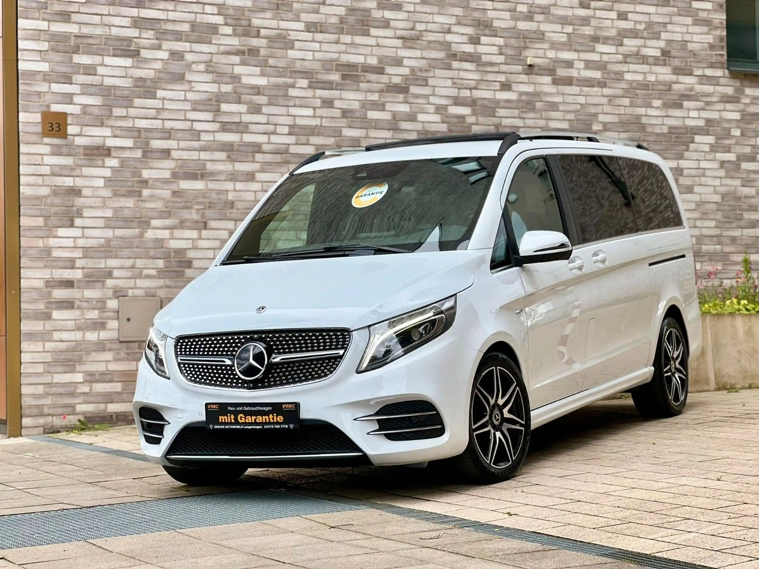 Mercedes-Benz - V 250