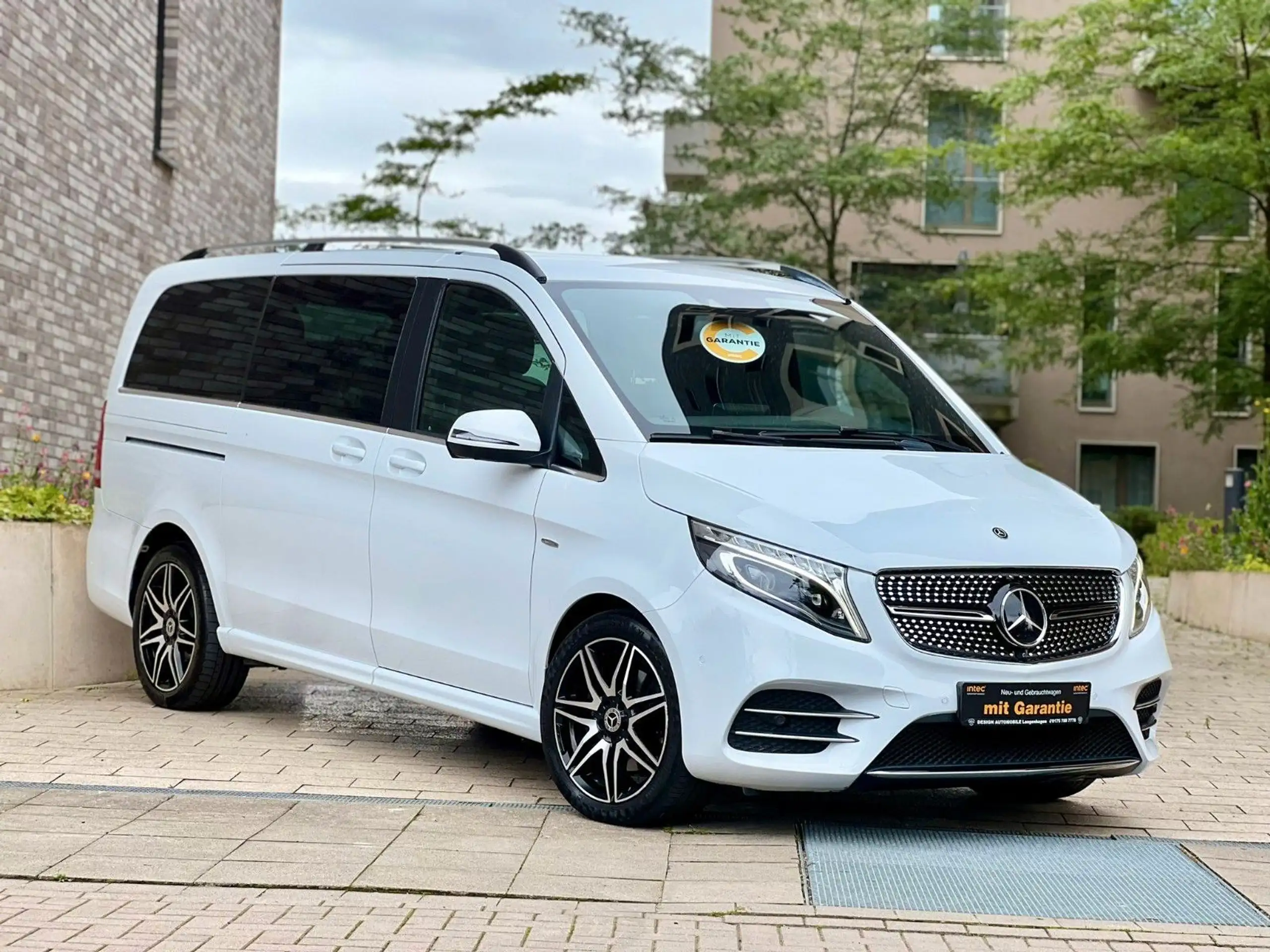 Mercedes-Benz - V 250