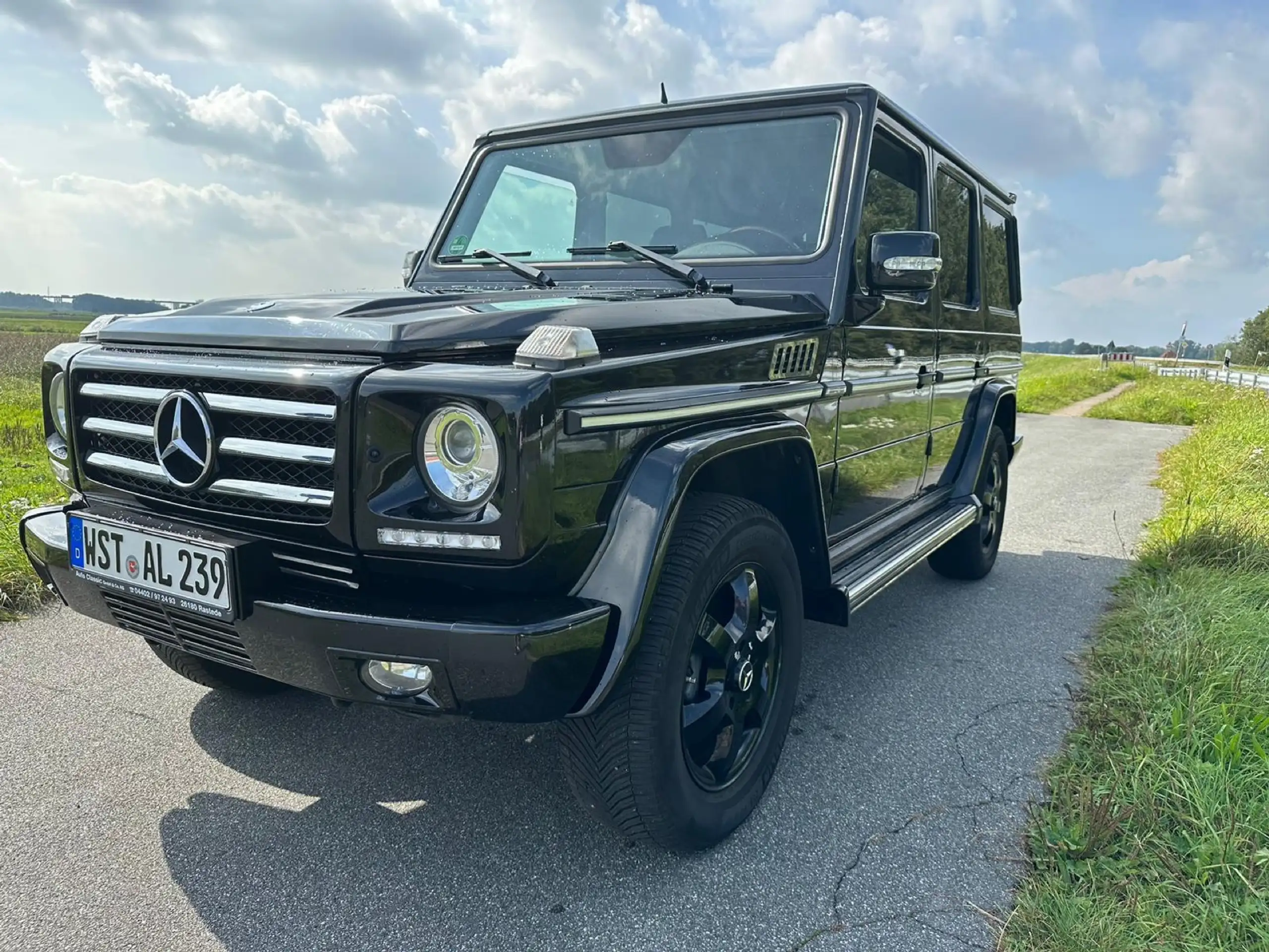 Mercedes-Benz - G 320