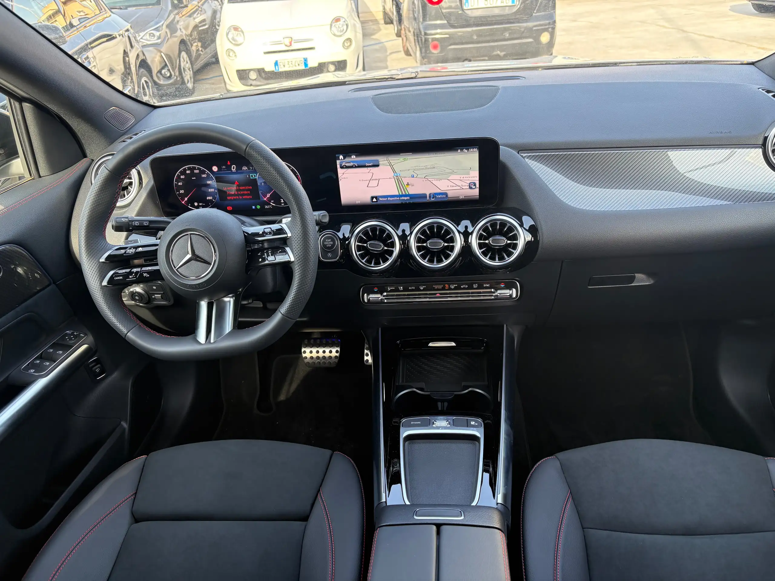 Mercedes-Benz - GLA 200