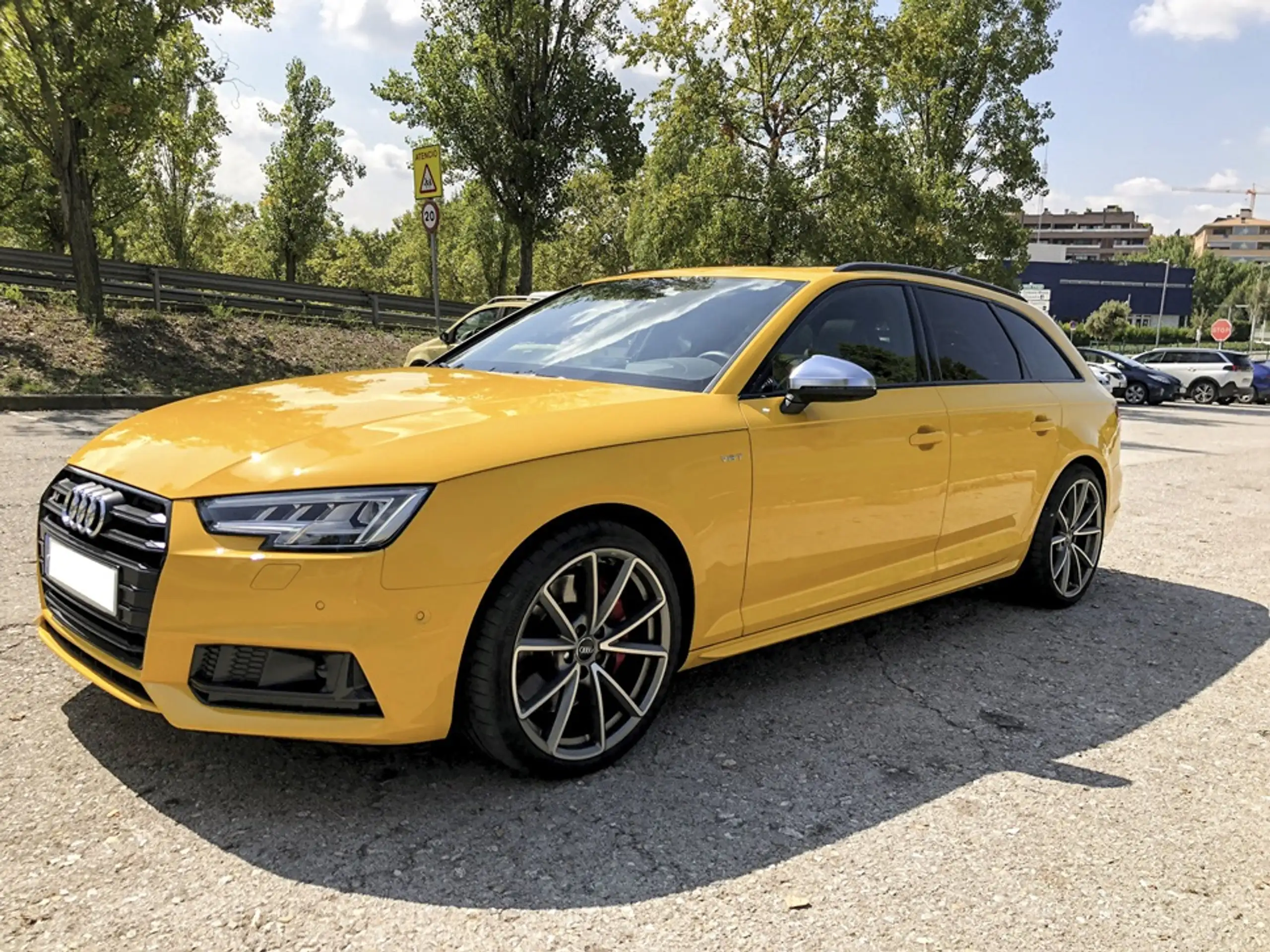 Audi - S4