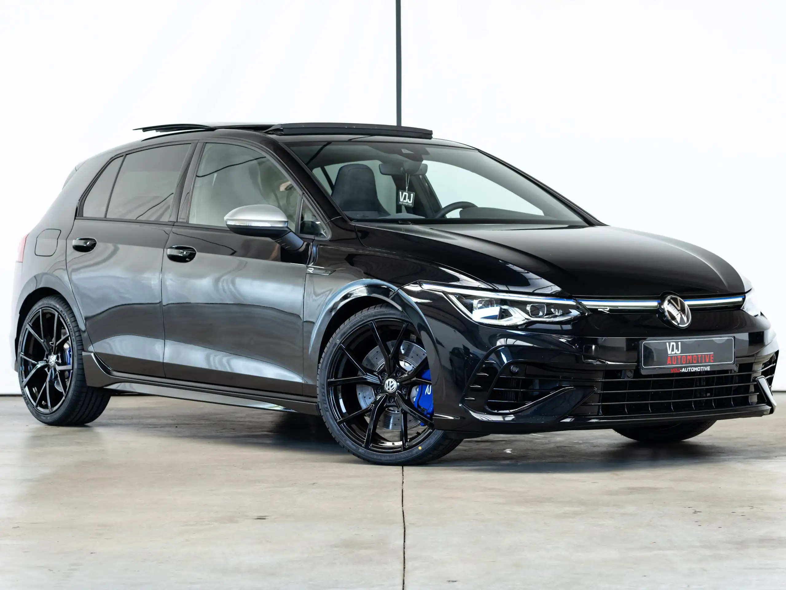 Volkswagen - Golf R