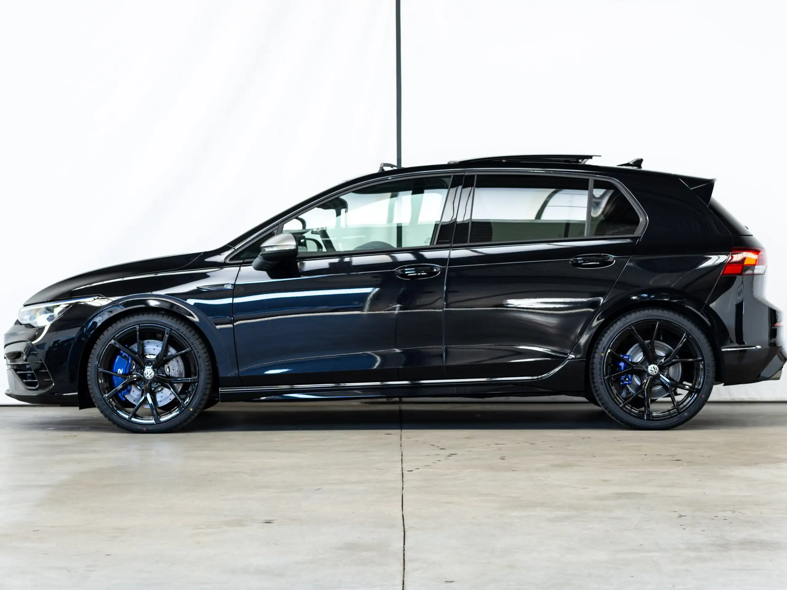 Volkswagen - Golf R