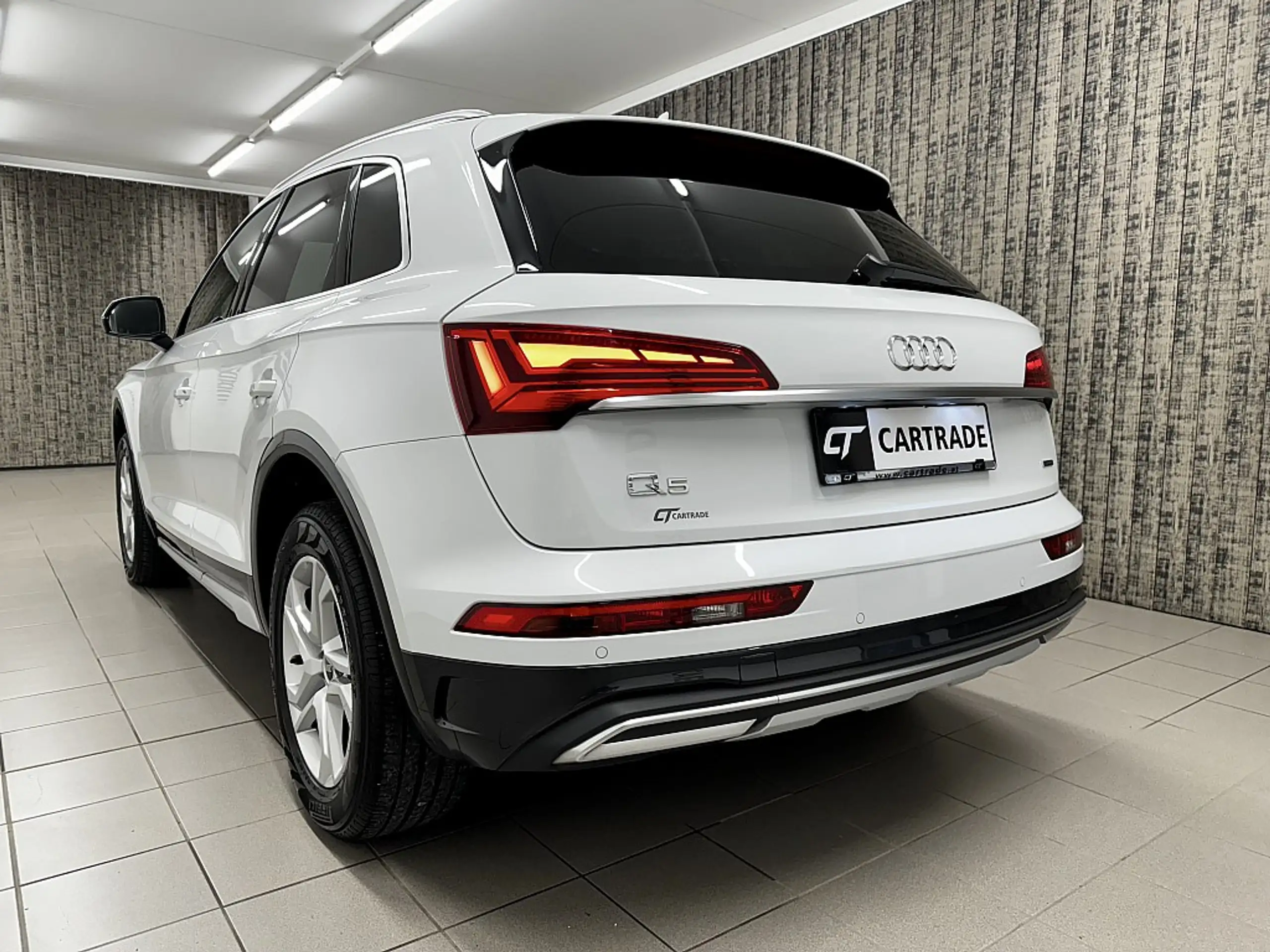 Audi - Q5