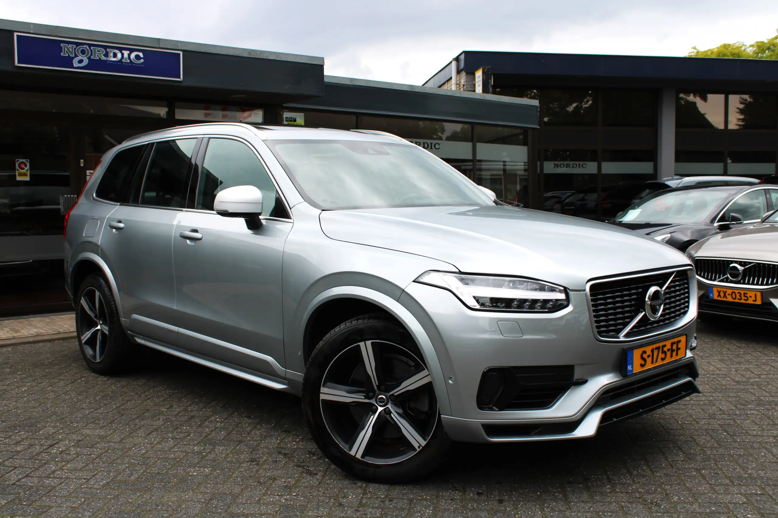 Volvo - XC90