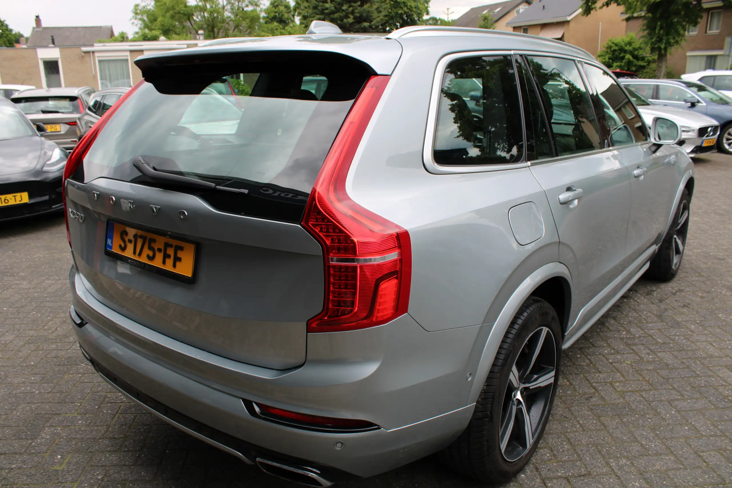 Volvo - XC90